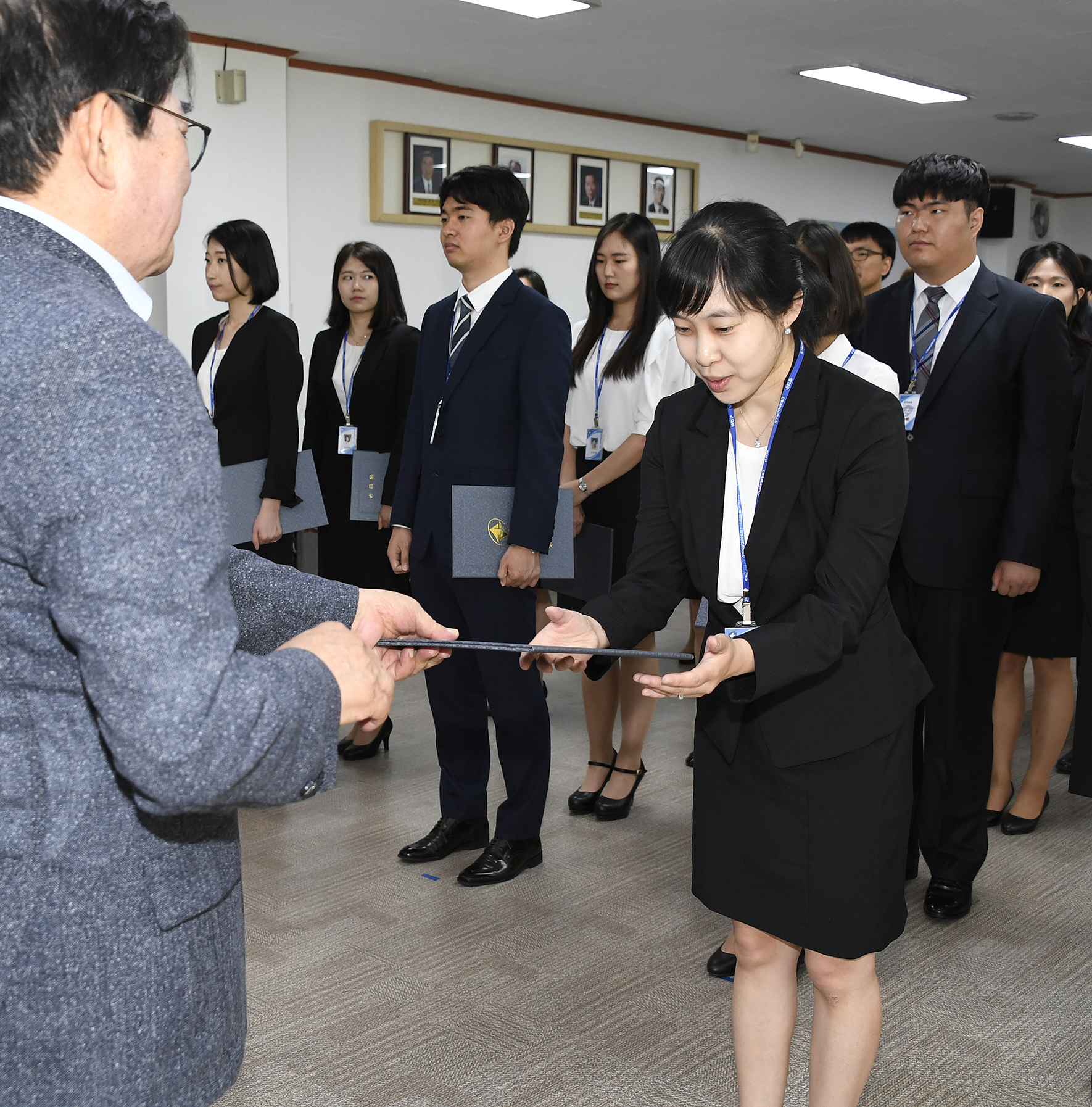 20170703-사회복지 신규직원 발령장 수여 158449.jpg