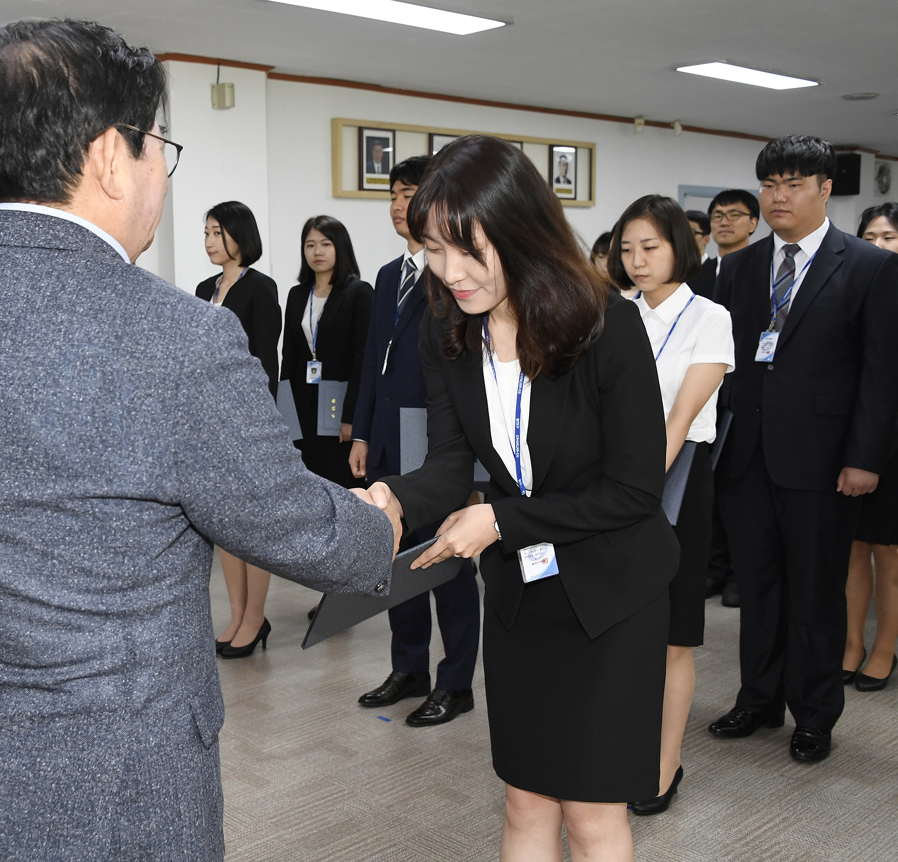 20170703-사회복지 신규직원 발령장 수여 158452.jpg