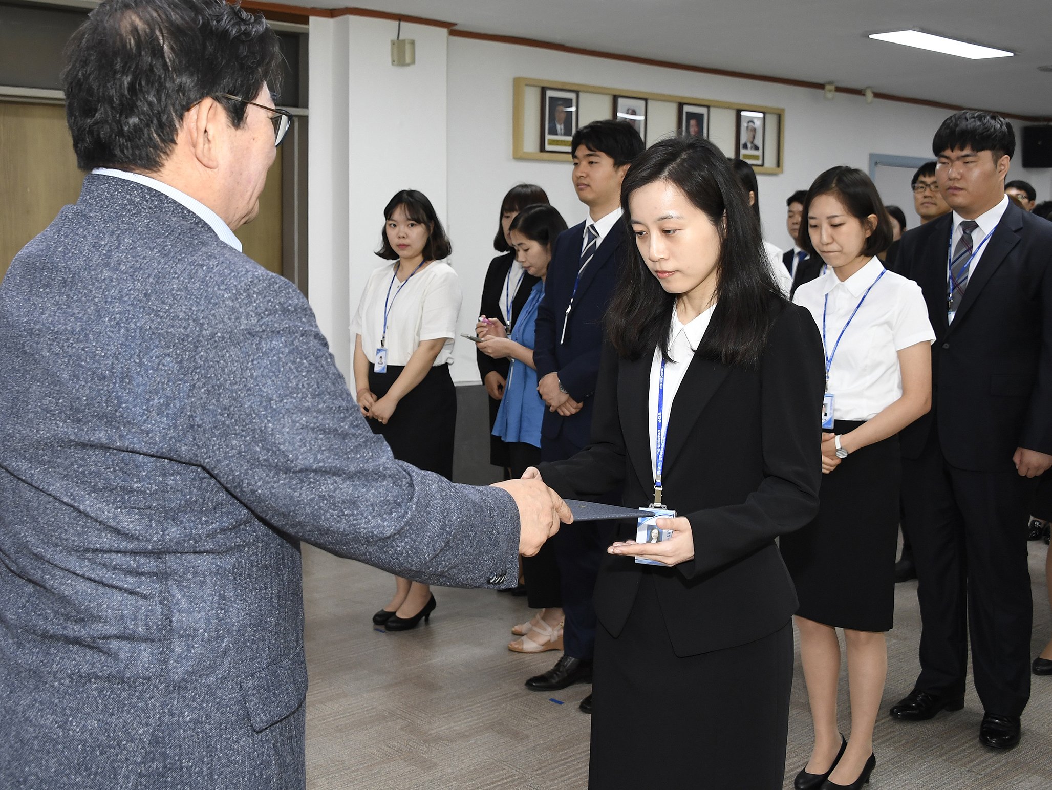 20170703-사회복지 신규직원 발령장 수여 158332.jpg