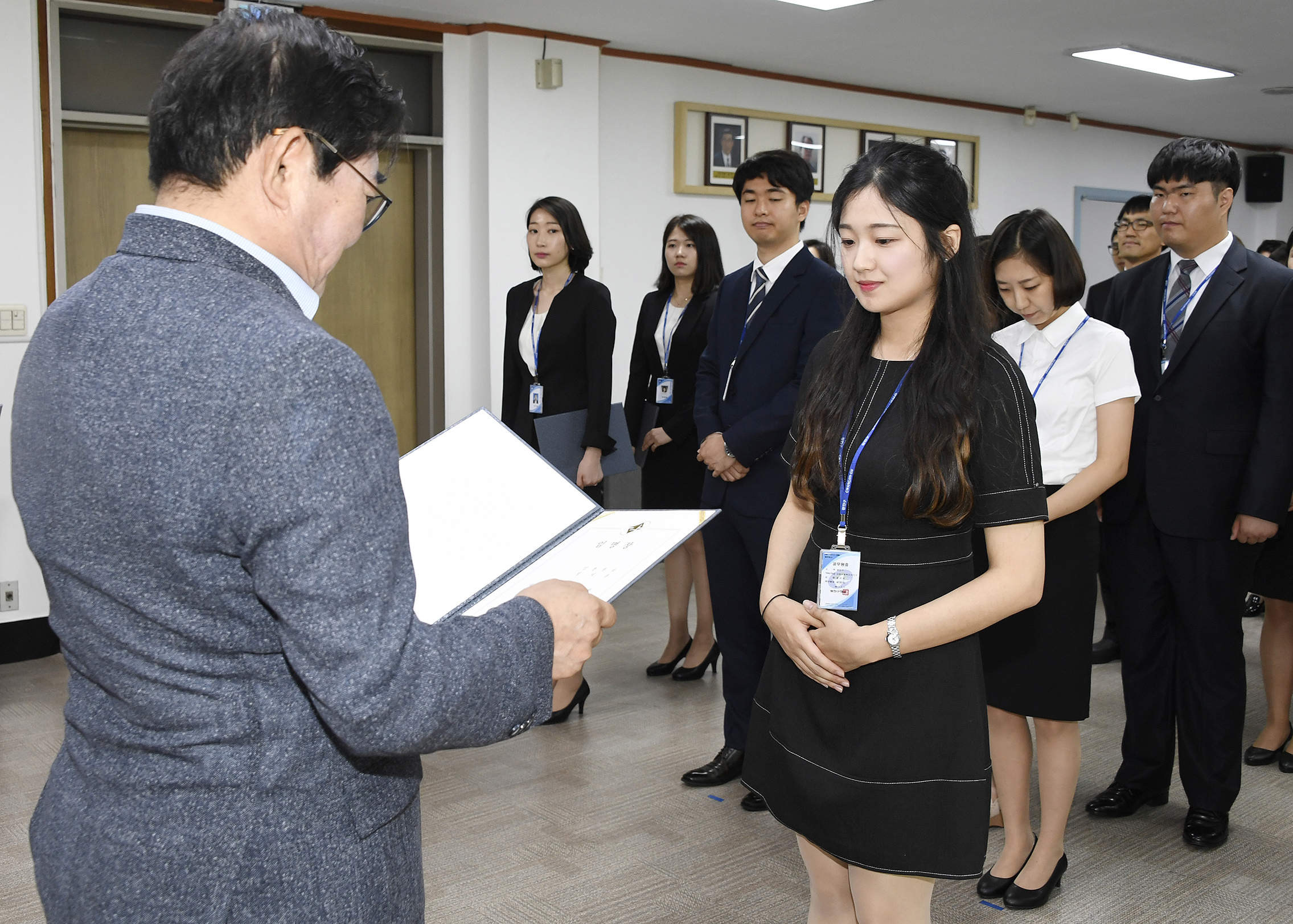 20170703-사회복지 신규직원 발령장 수여 158360.jpg