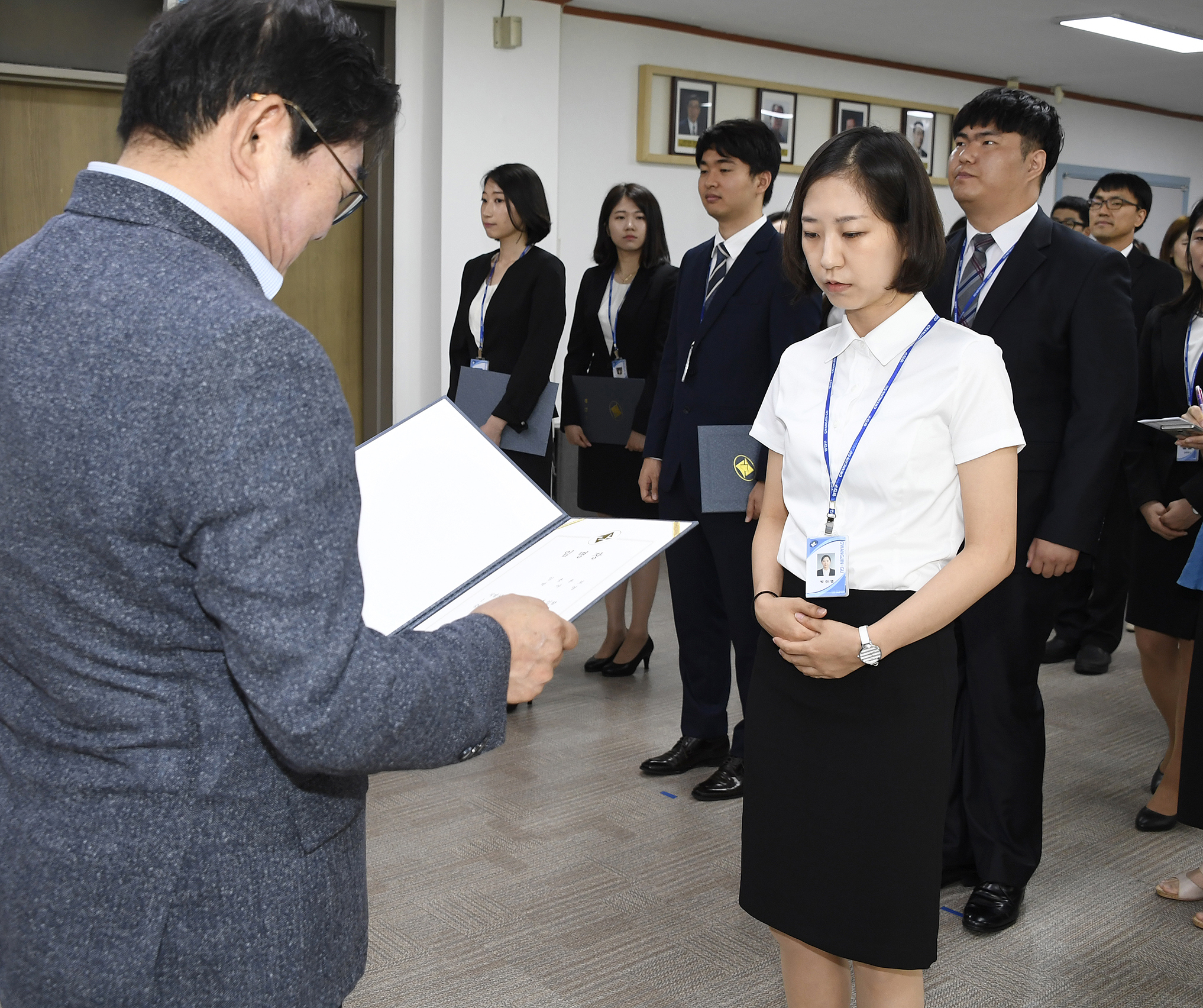 20170703-사회복지 신규직원 발령장 수여 158401.jpg