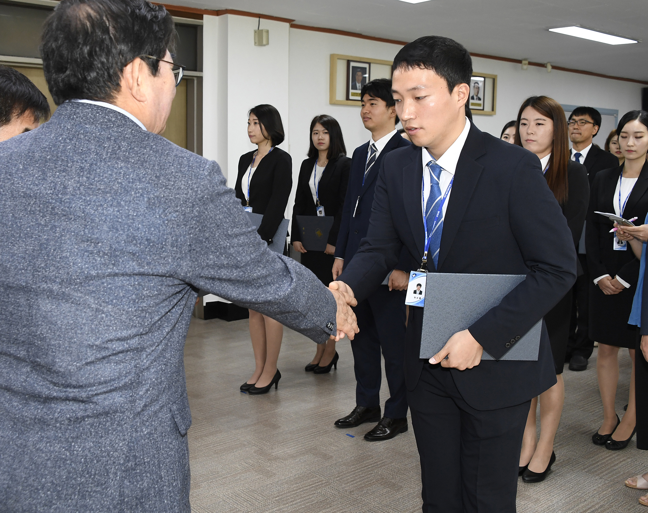 20170703-사회복지 신규직원 발령장 수여 158412.jpg