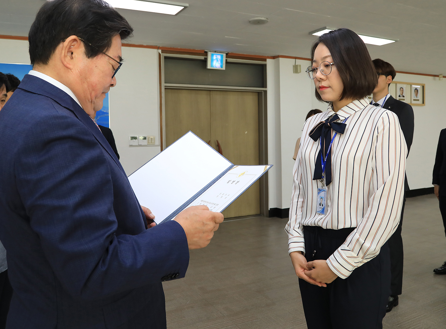 20180521-일반직공무원 신규임용 발령장 수여 173577.jpg