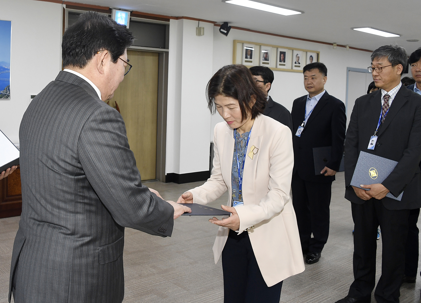 20180502-근속승진자 임용장 수여 172771.jpg