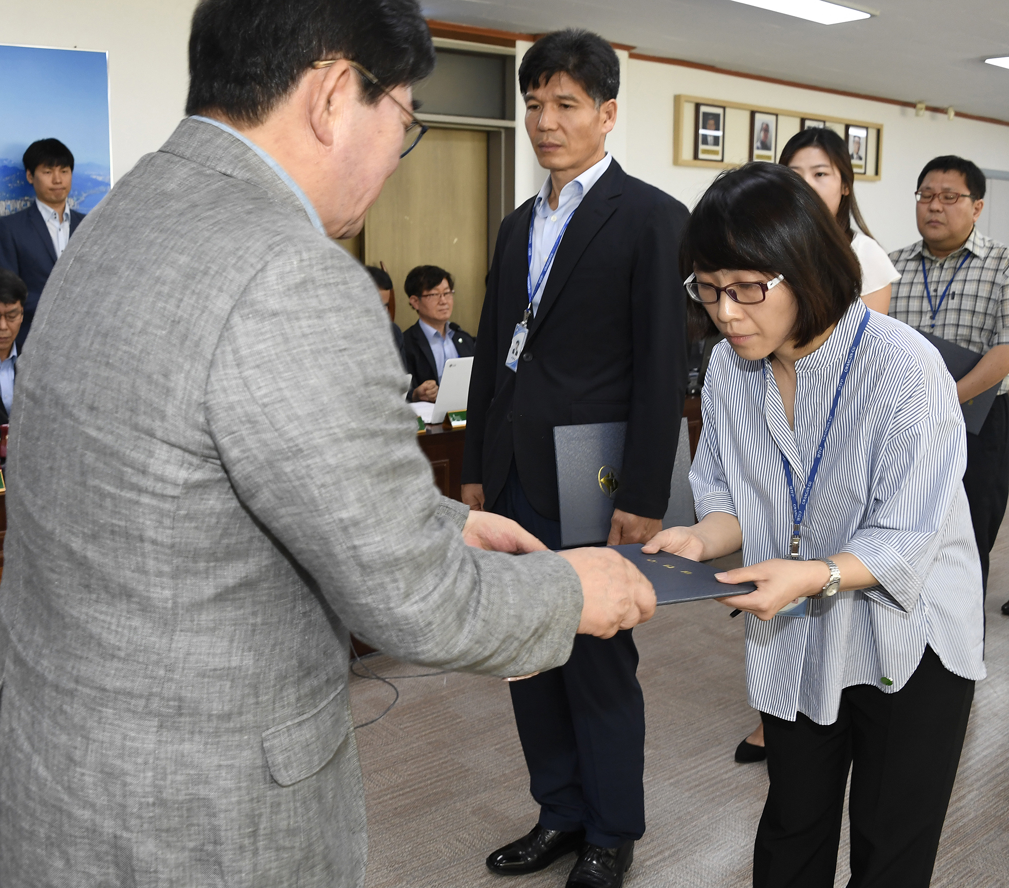 20170720-구동확대간부회의 우수공무원 표창장 수여 158644.jpg