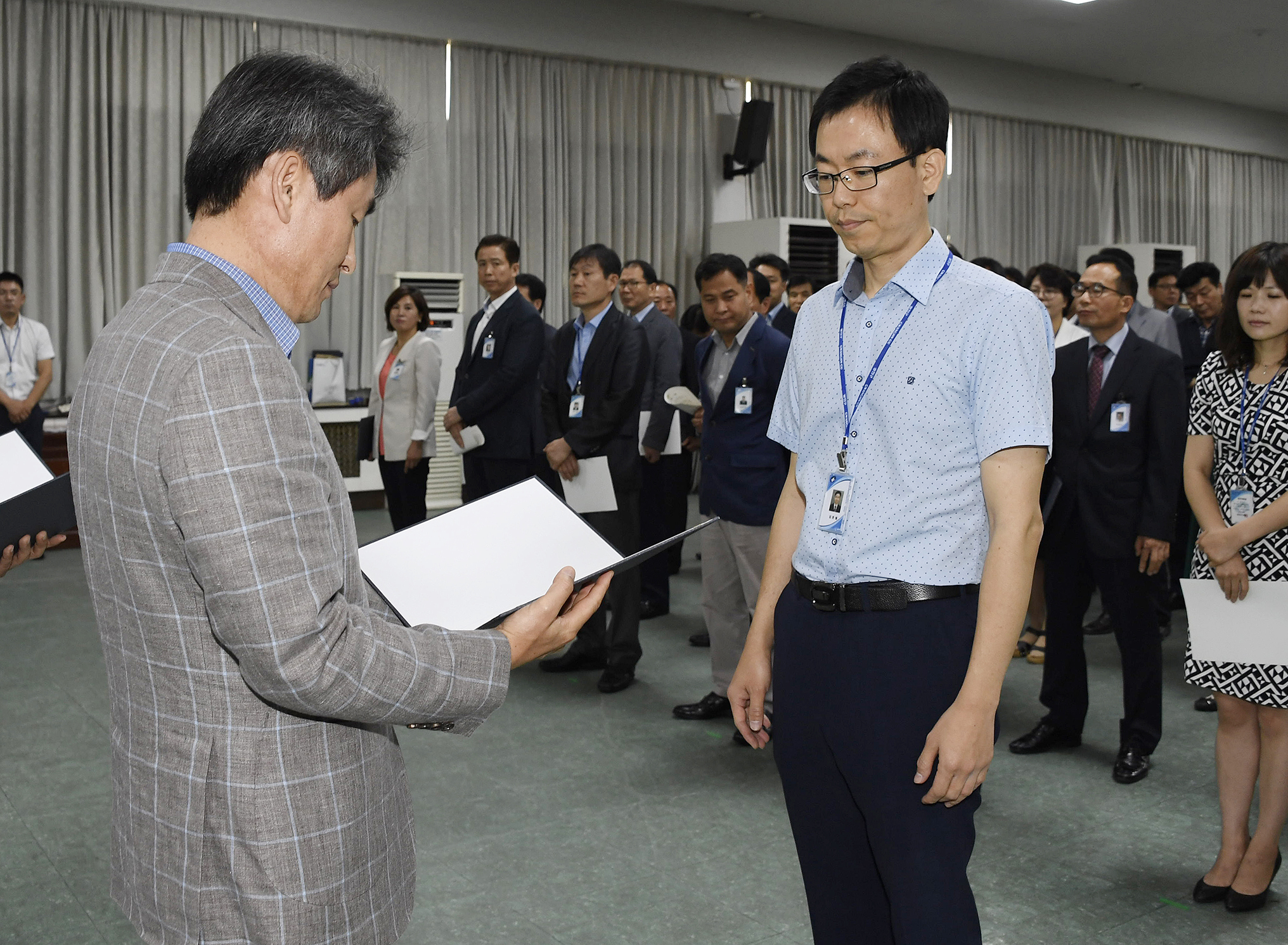 20170629-2017년 하반기 정기인사발령 발령장 수여 158260.jpg