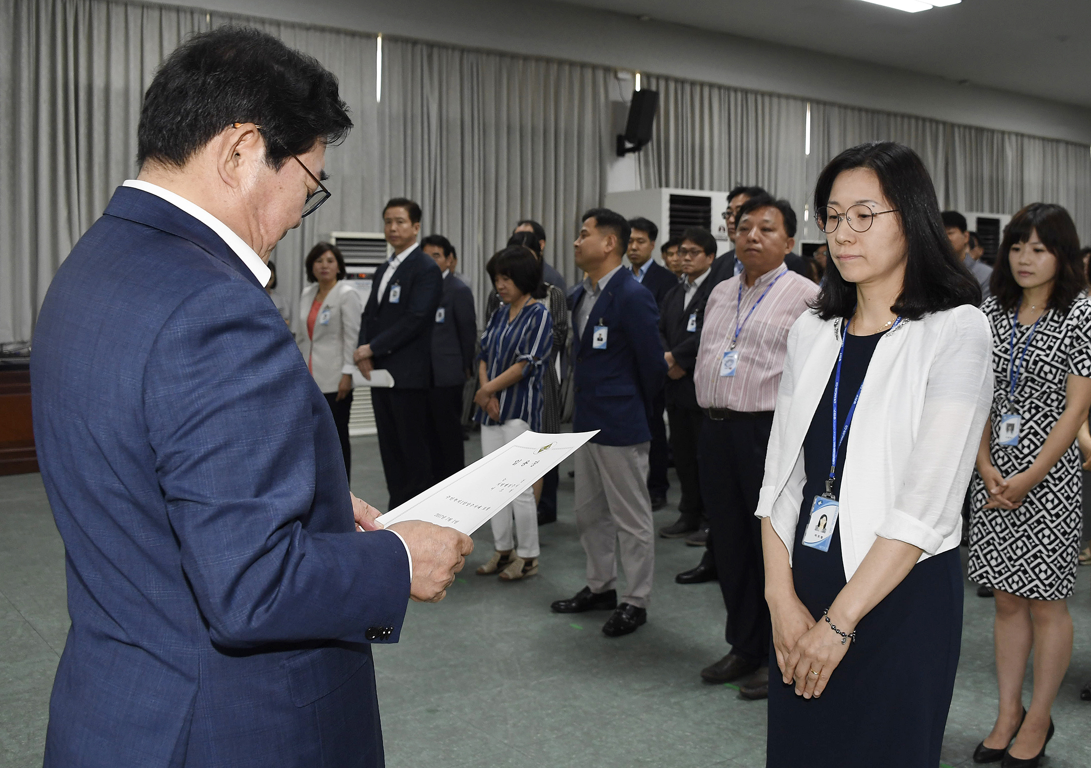 20170629-2017년 하반기 정기인사발령 발령장 수여 158006.jpg