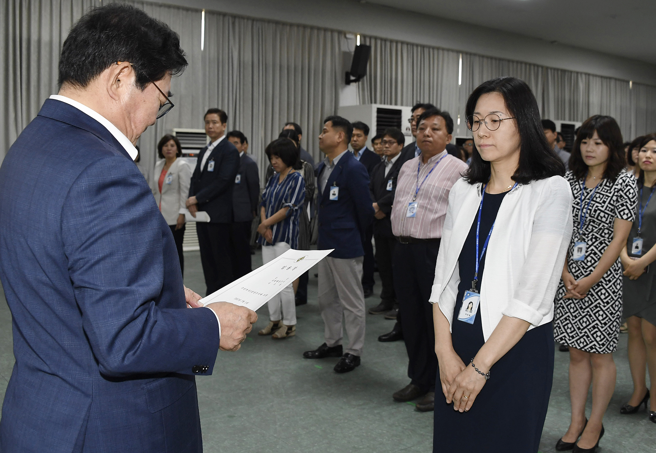 20170629-2017년 하반기 정기인사발령 발령장 수여 158007.jpg