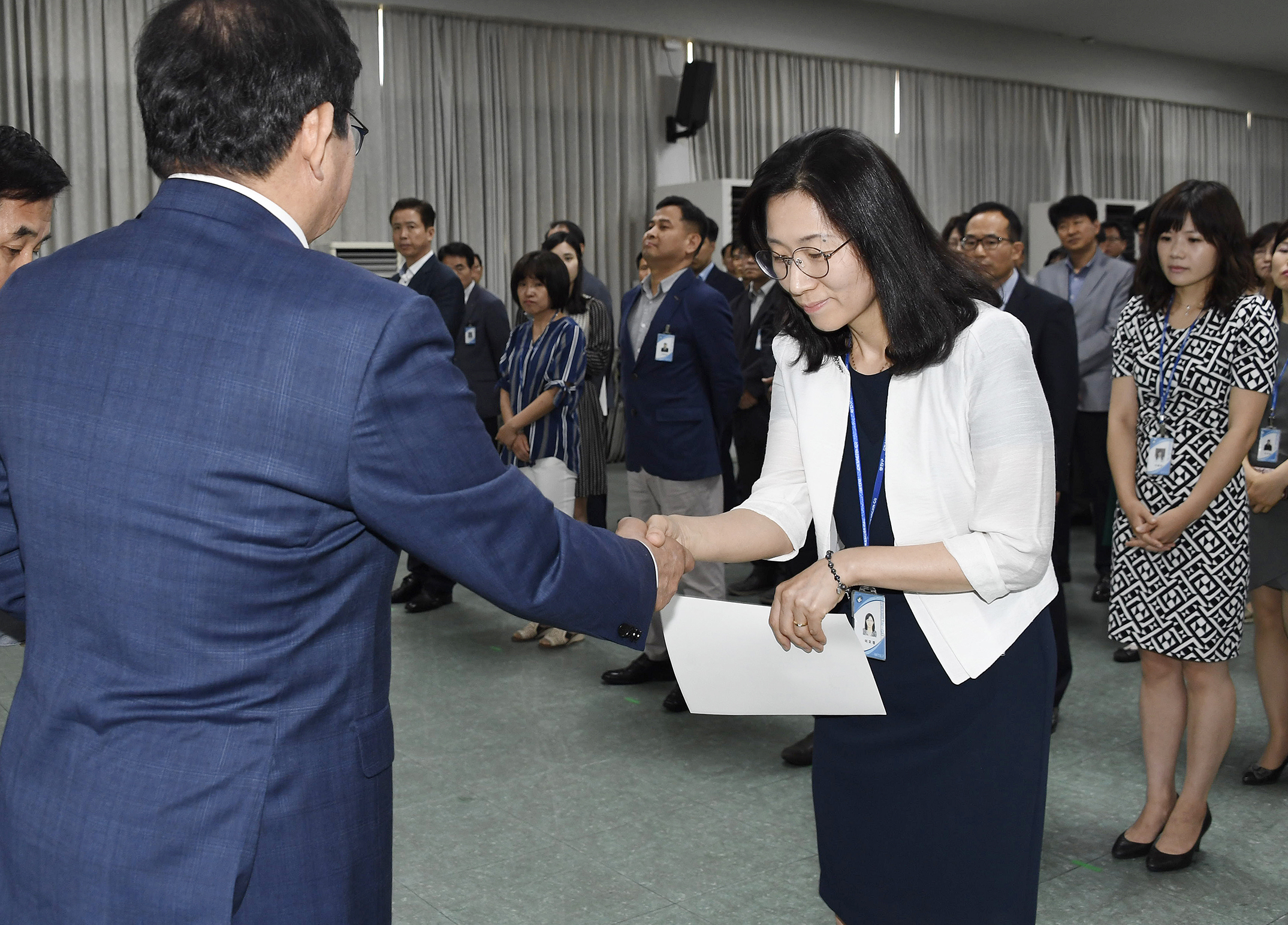 20170629-2017년 하반기 정기인사발령 발령장 수여 158010.jpg