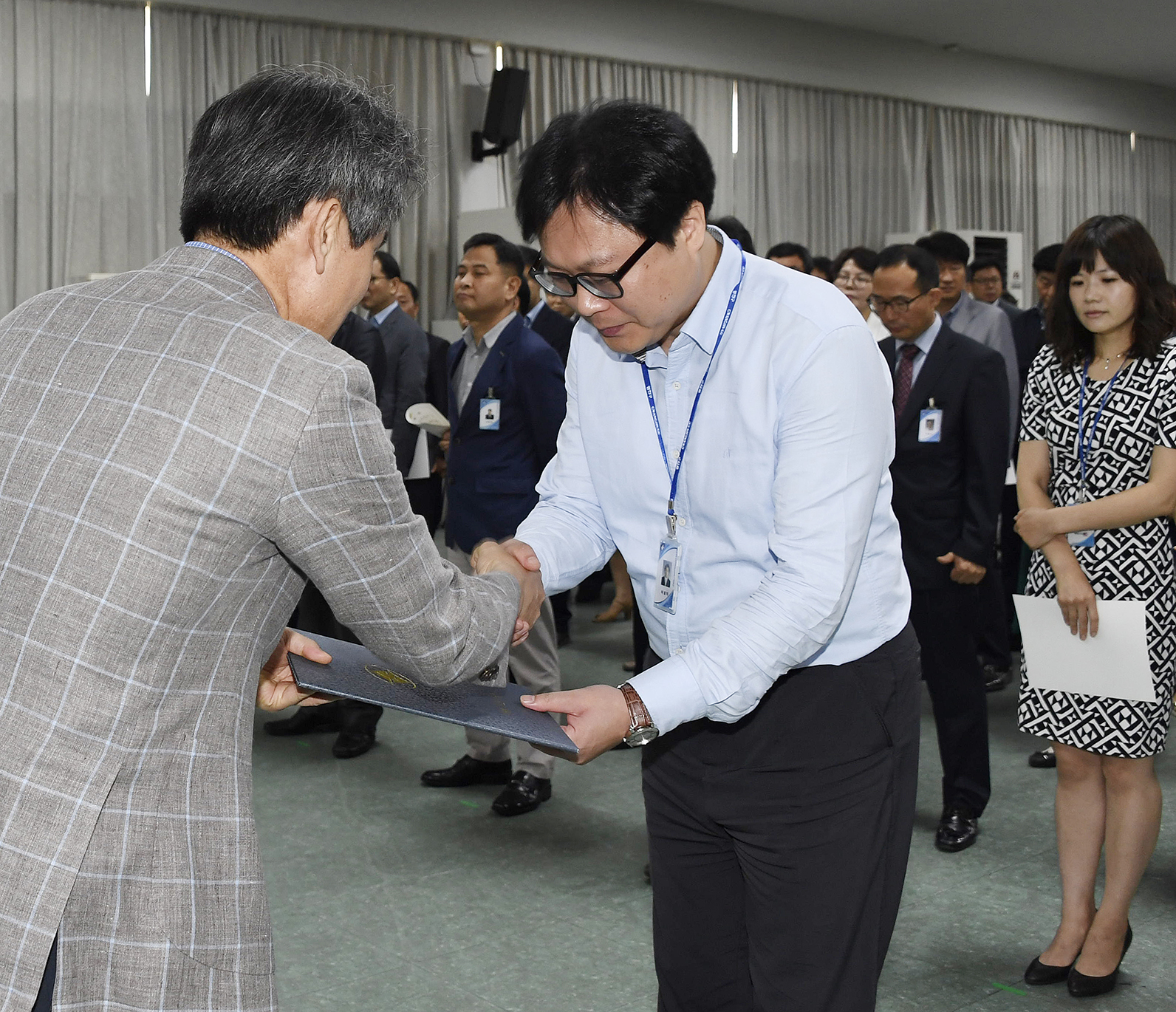 20170629-2017년 하반기 정기인사발령 발령장 수여 158266.jpg