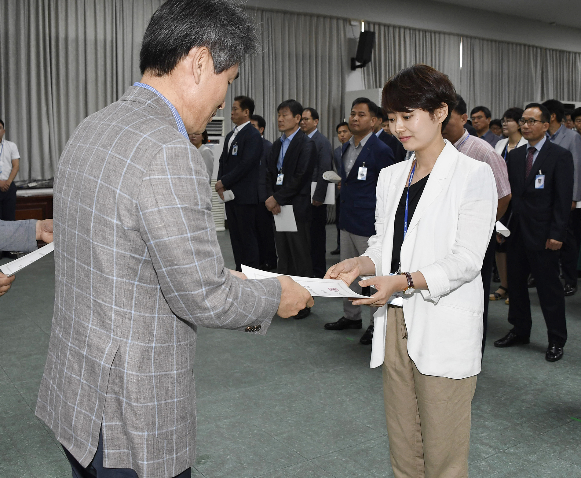 20170629-2017년 하반기 정기인사발령 발령장 수여 158275.jpg