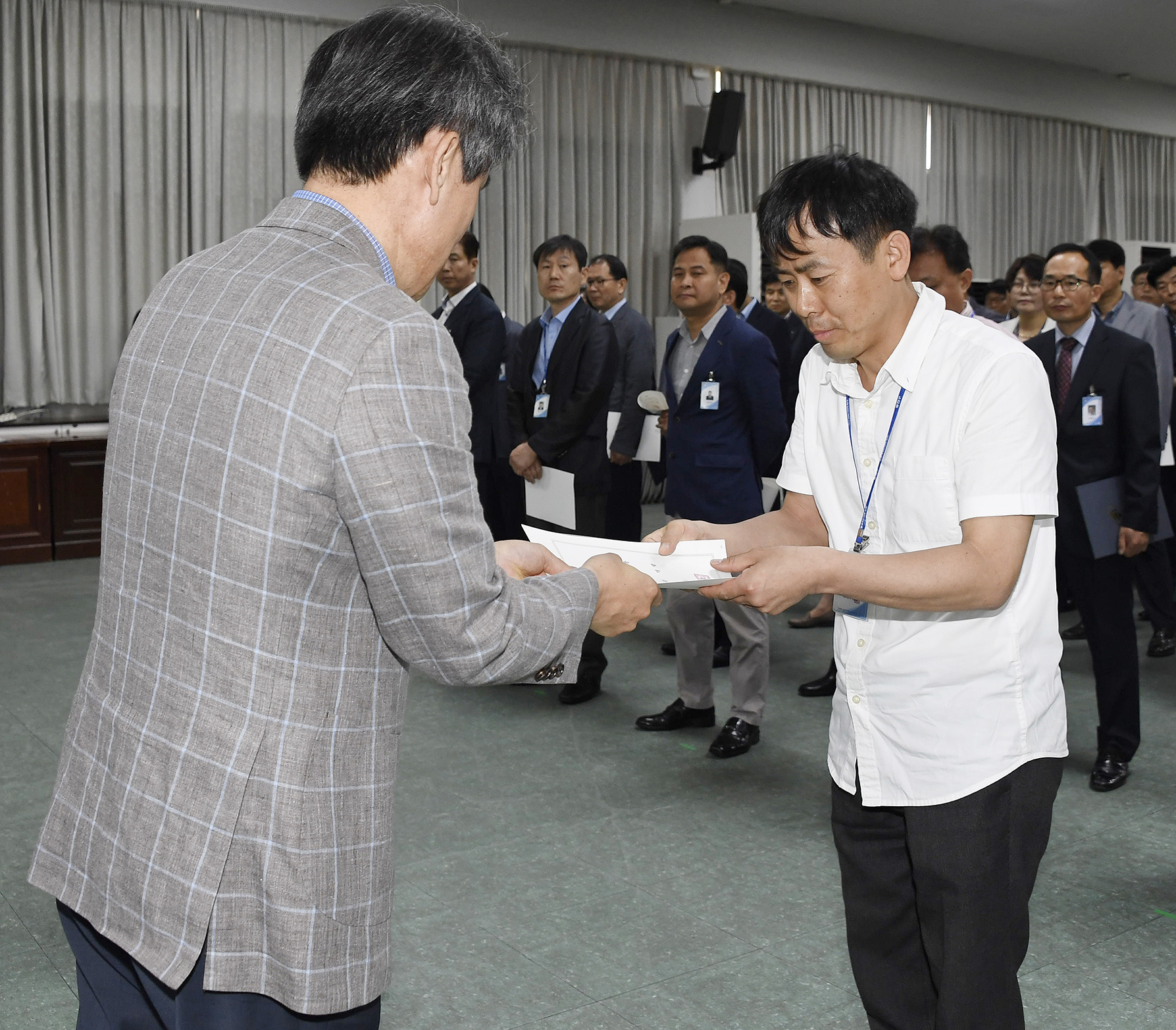 20170629-2017년 하반기 정기인사발령 발령장 수여 158286.jpg