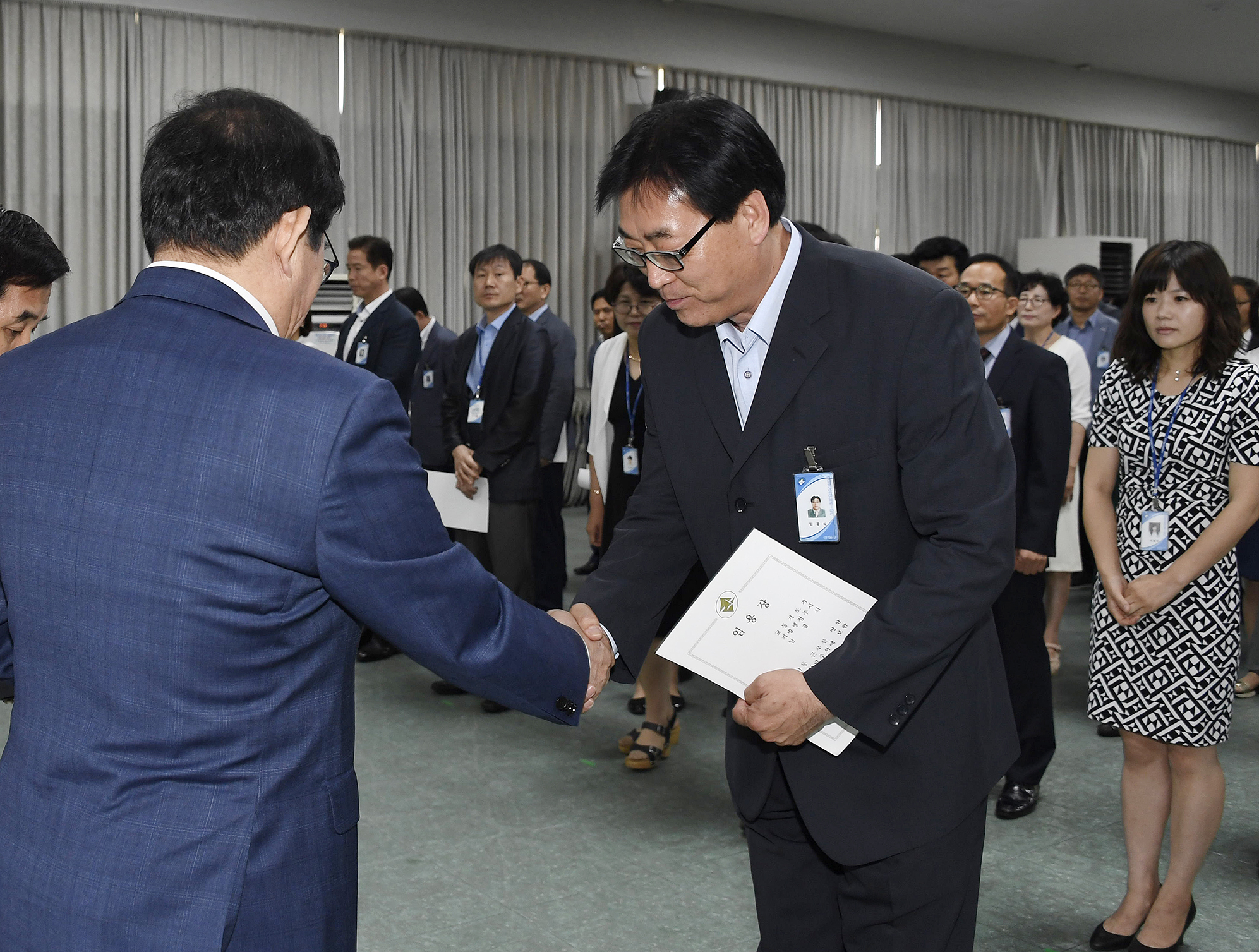 20170629-2017년 하반기 정기인사발령 발령장 수여 158031.jpg