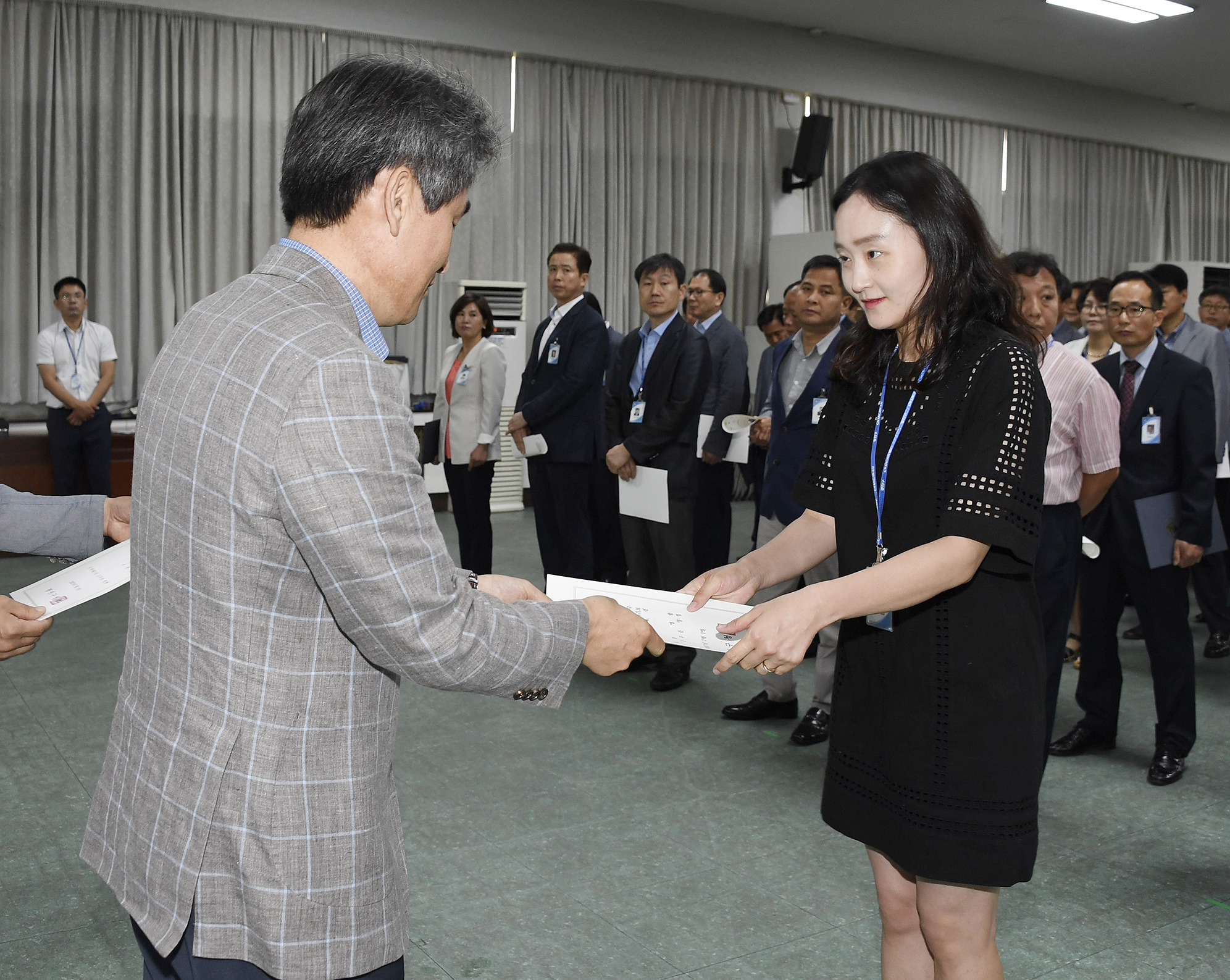 20170629-2017년 하반기 정기인사발령 발령장 수여 158288.jpg