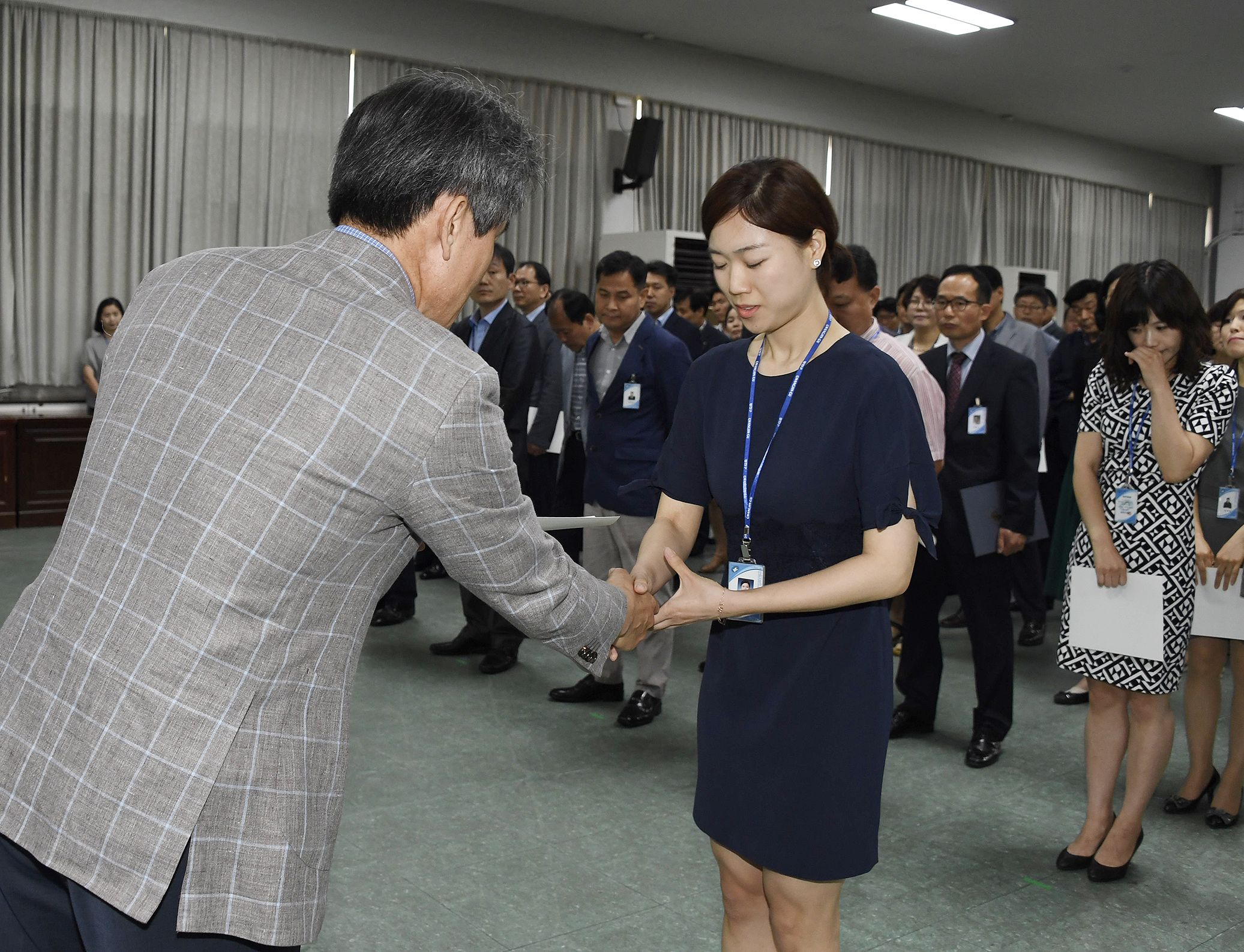 20170629-2017년 하반기 정기인사발령 발령장 수여 158290.jpg