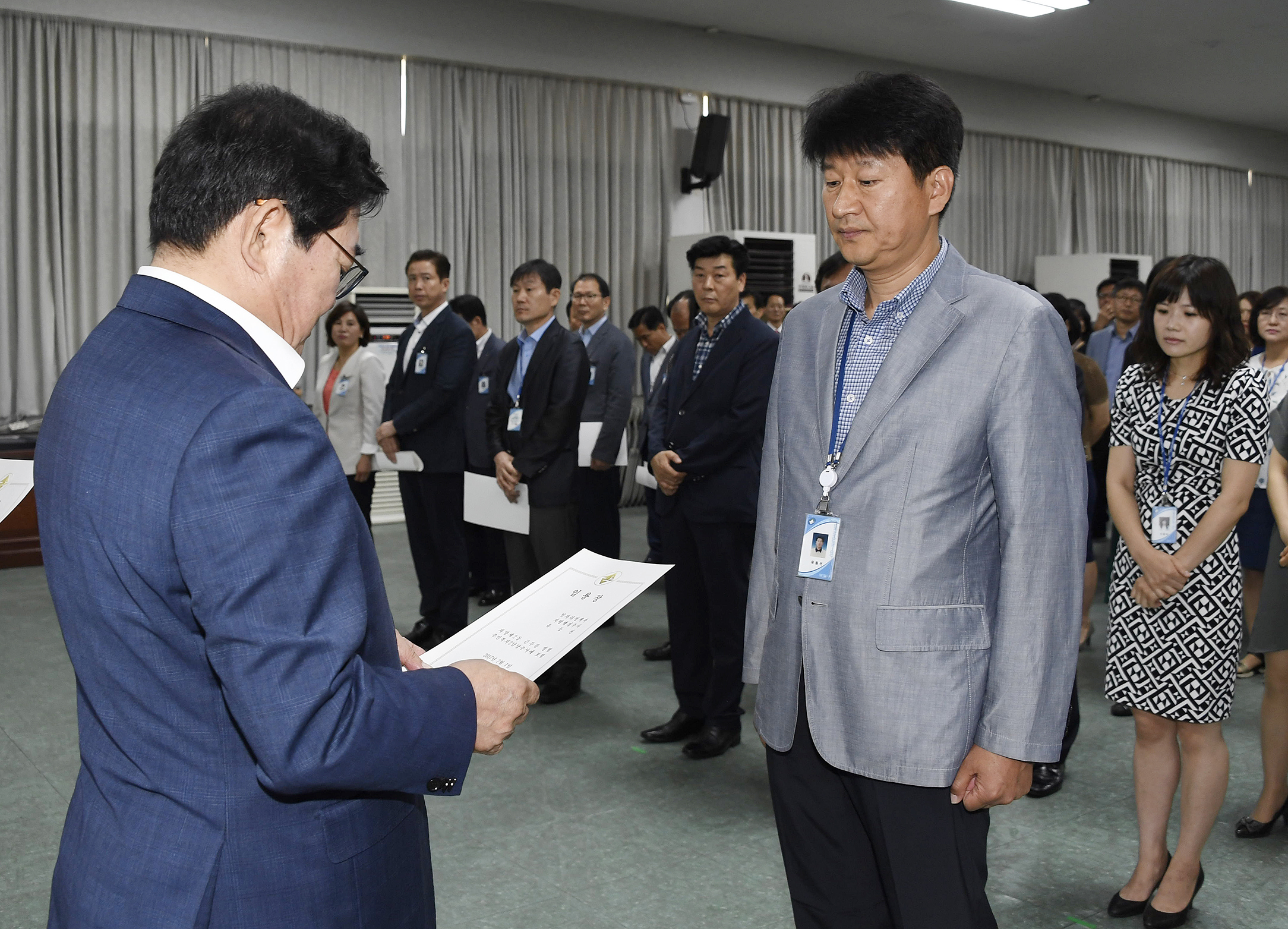 20170629-2017년 하반기 정기인사발령 발령장 수여 158035.jpg