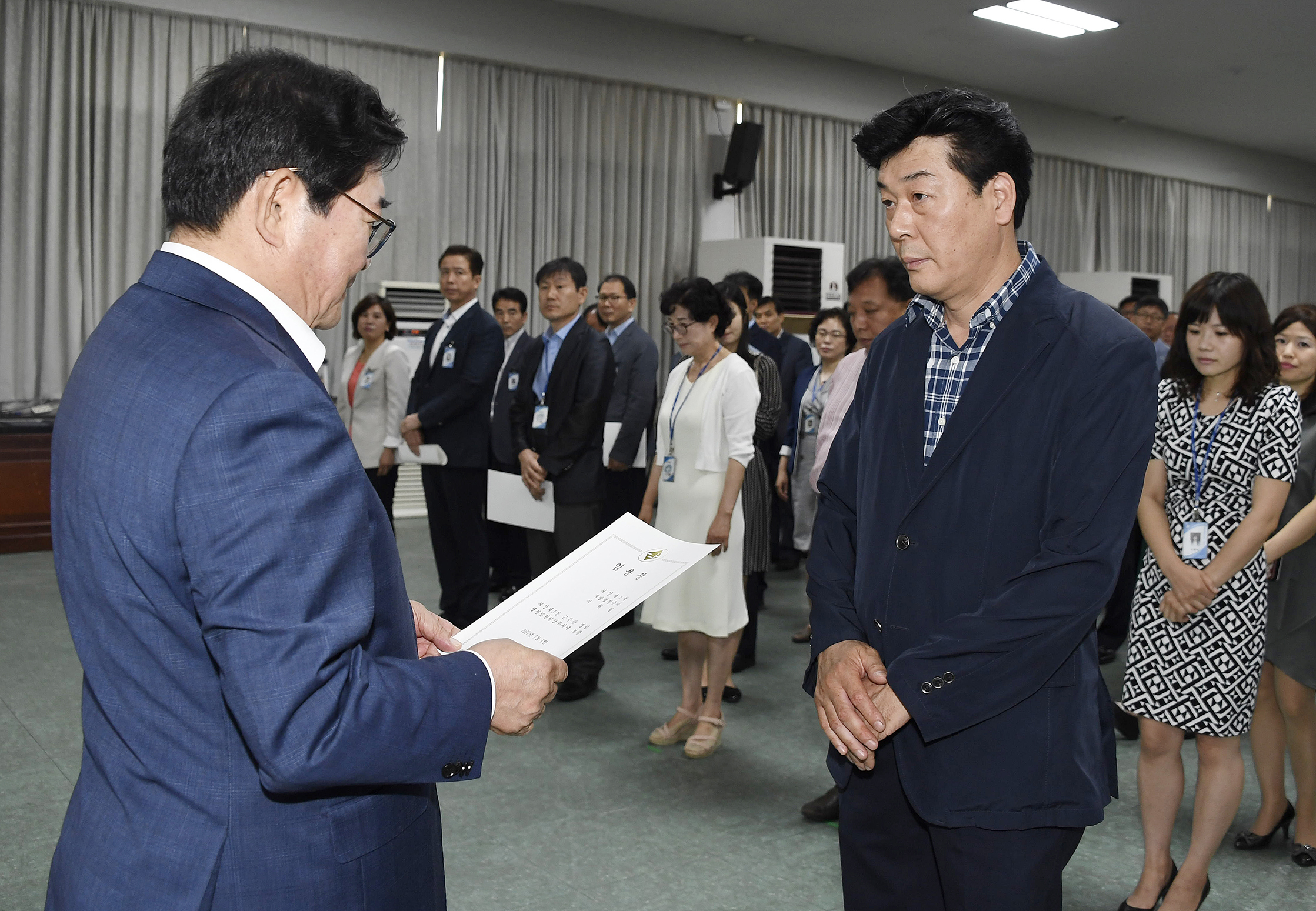 20170629-2017년 하반기 정기인사발령 발령장 수여 158037.jpg