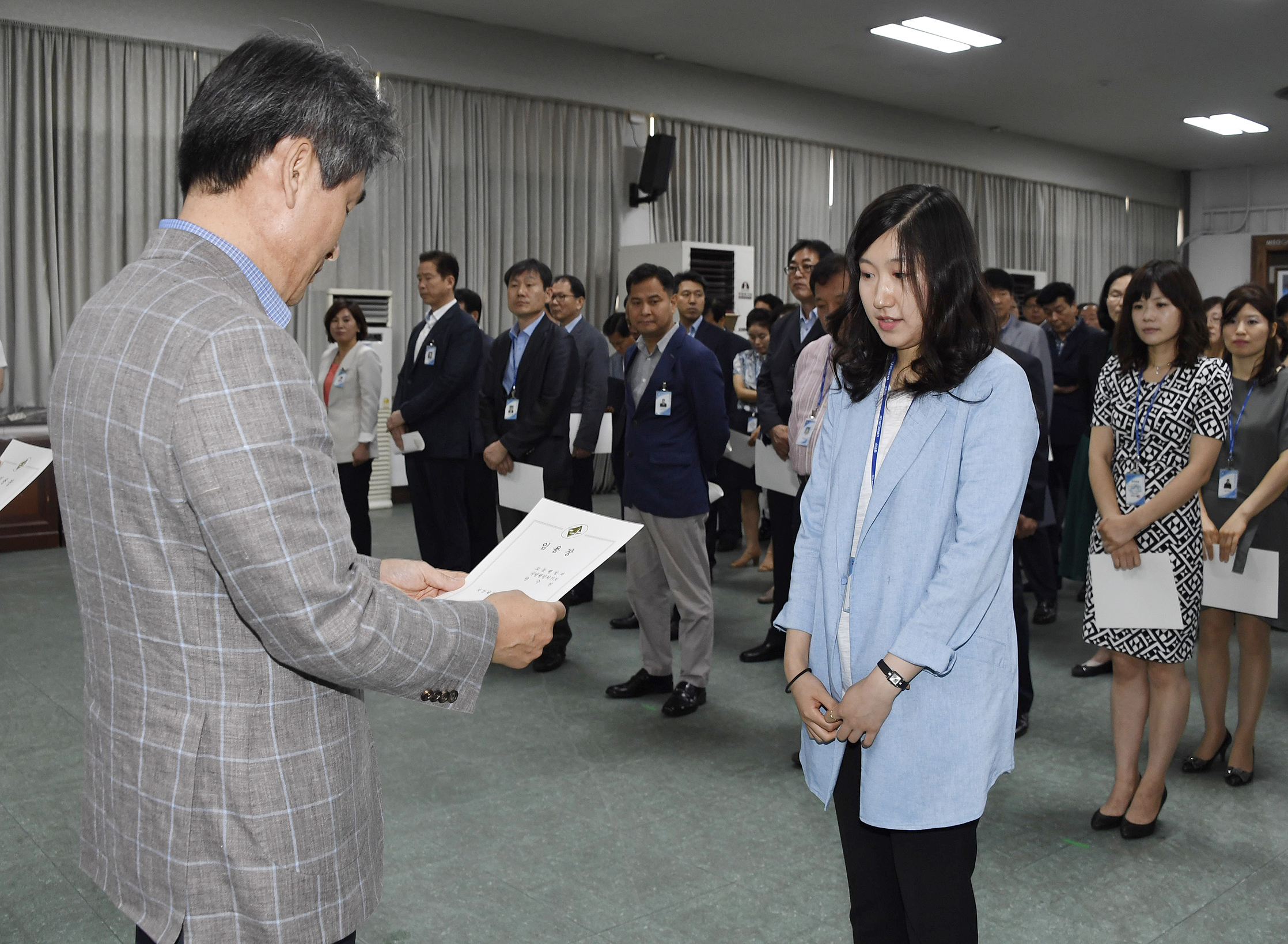 20170629-2017년 하반기 정기인사발령 발령장 수여 158296.jpg