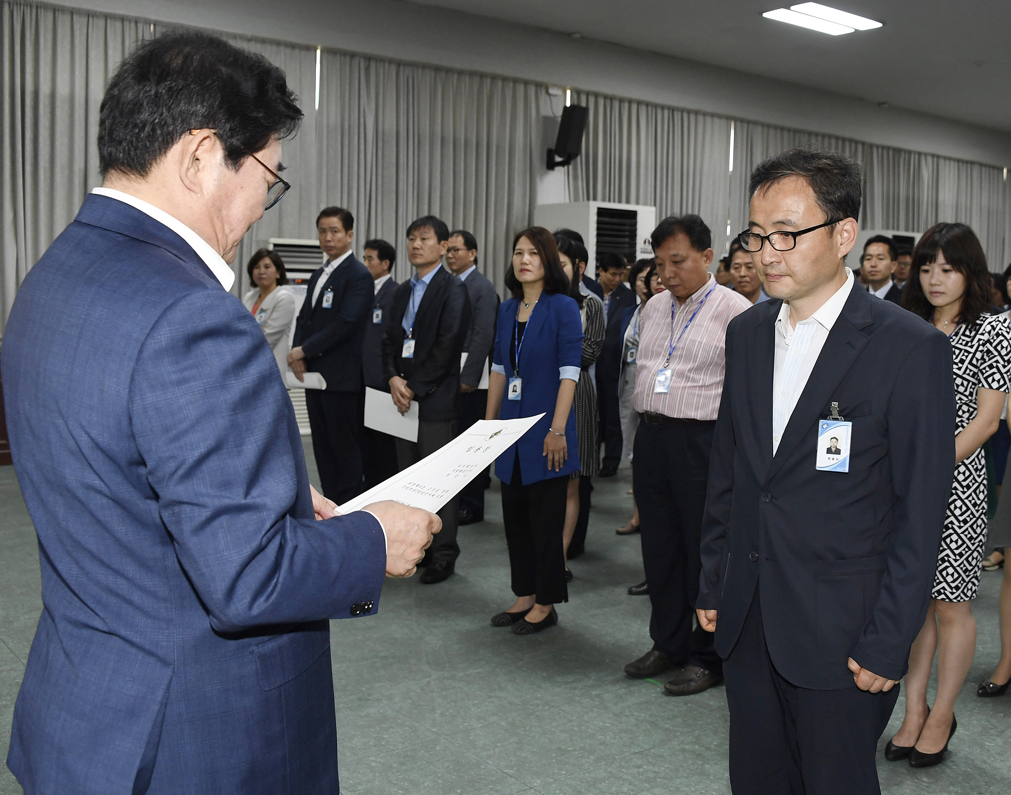 20170629-2017년 하반기 정기인사발령 발령장 수여 158046.jpg