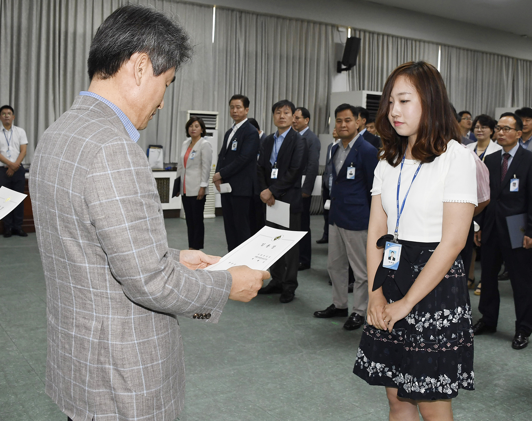 20170629-2017년 하반기 정기인사발령 발령장 수여 158303.jpg