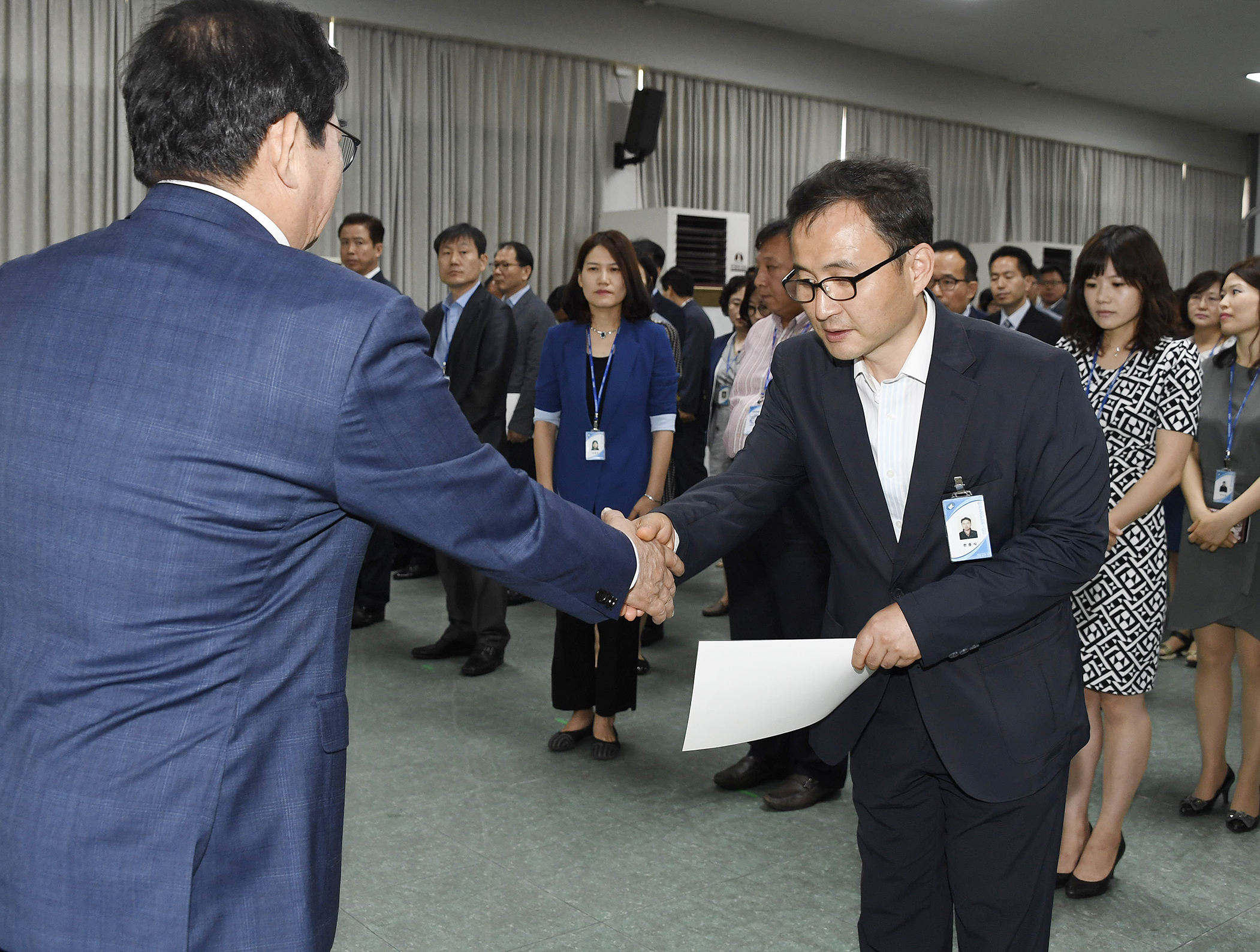 20170629-2017년 하반기 정기인사발령 발령장 수여 158048.jpg