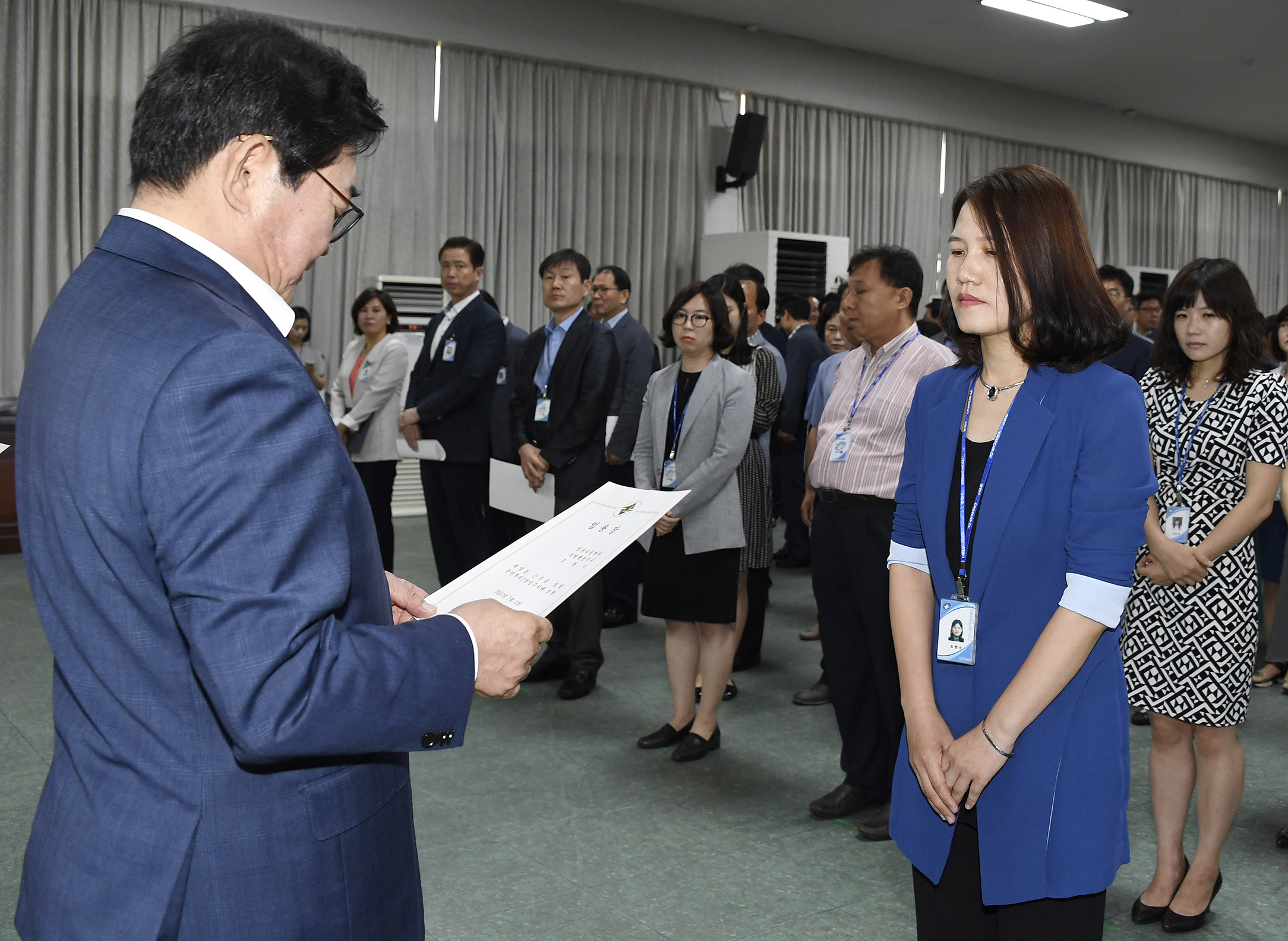 20170629-2017년 하반기 정기인사발령 발령장 수여 158049.jpg