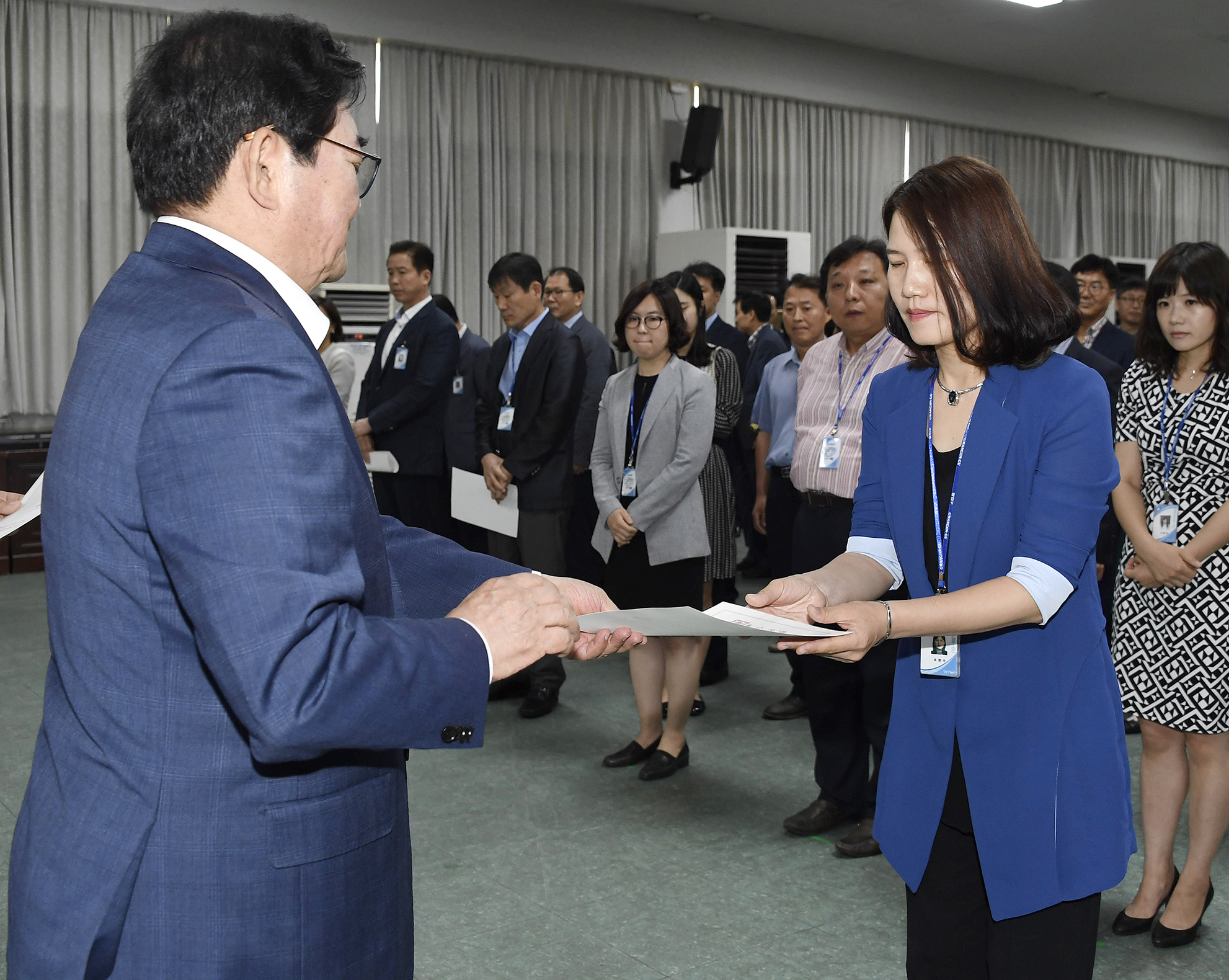 20170629-2017년 하반기 정기인사발령 발령장 수여 158050.jpg