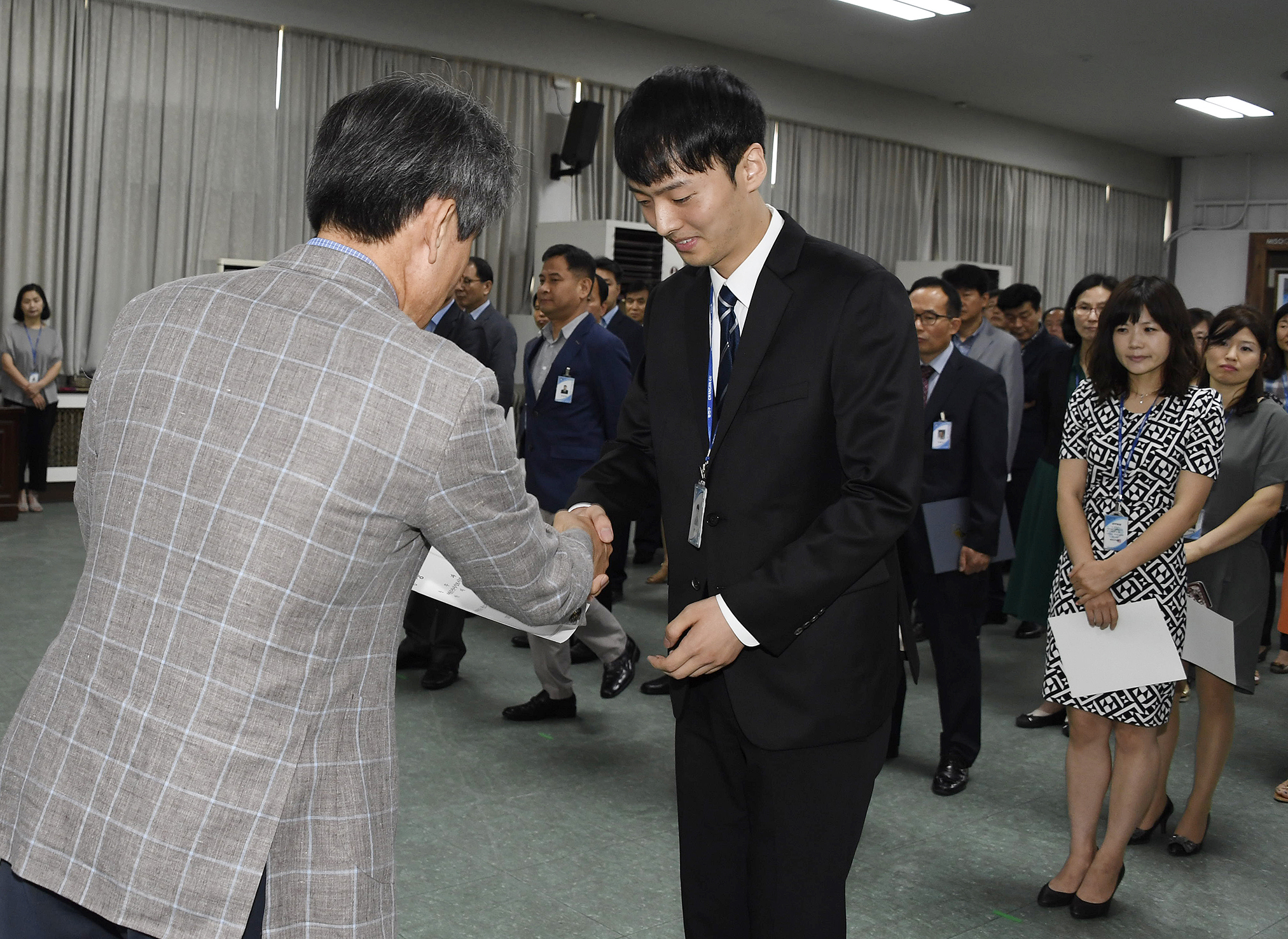 20170629-2017년 하반기 정기인사발령 발령장 수여 158308.jpg