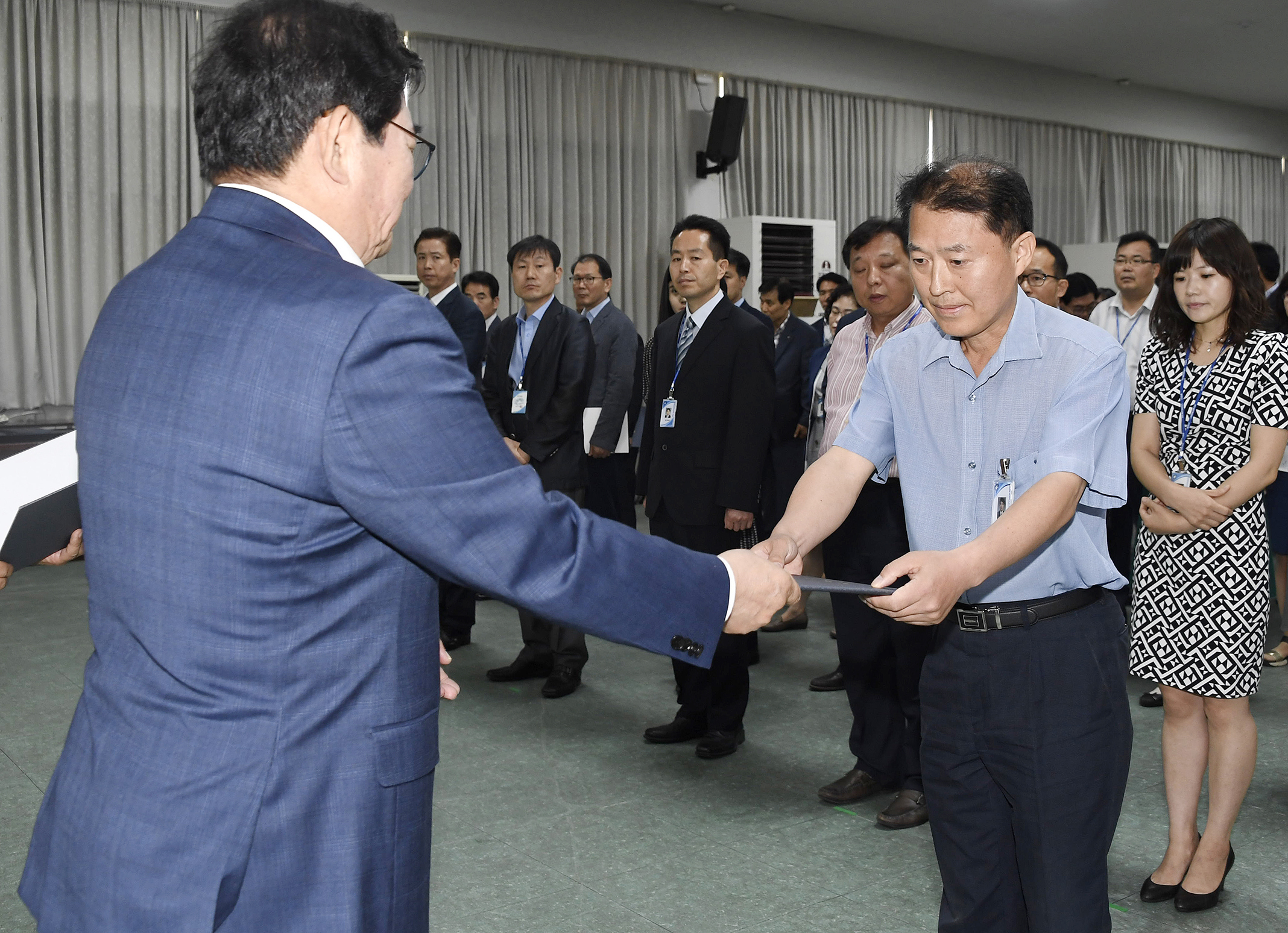 20170629-2017년 하반기 정기인사발령 발령장 수여 158056.jpg