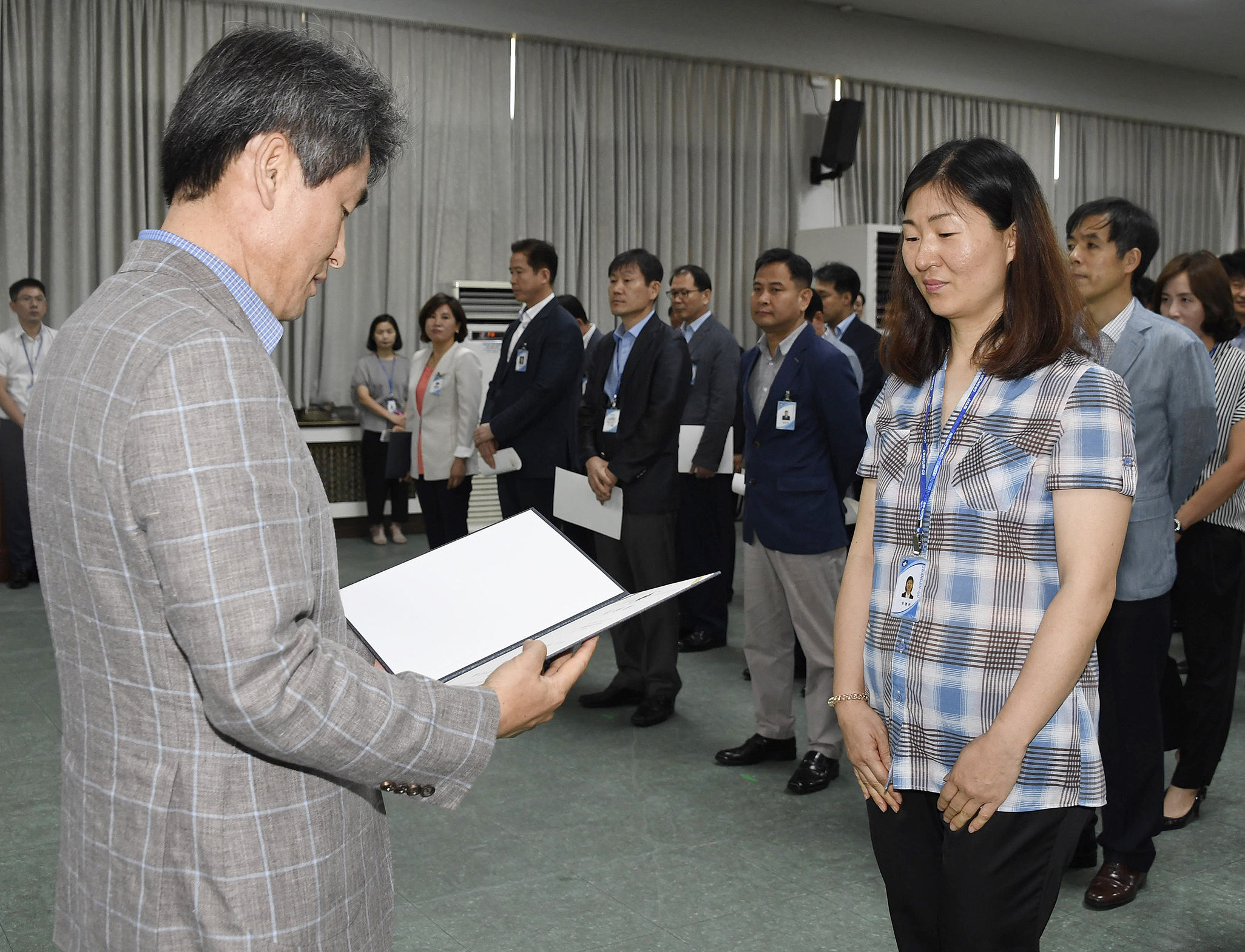 20170629-2017년 하반기 정기인사발령 발령장 수여 158077.jpg