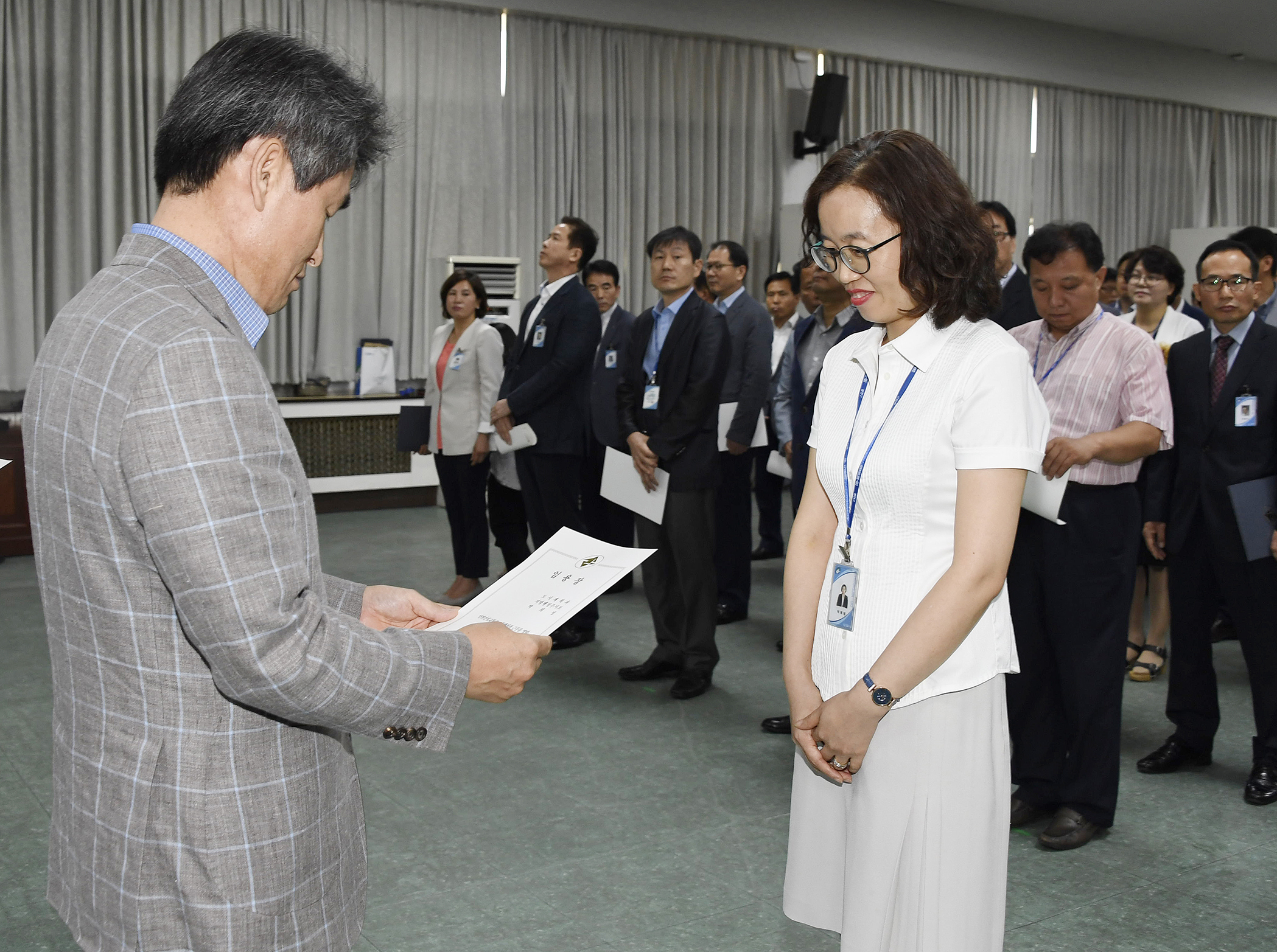 20170629-2017년 하반기 정기인사발령 발령장 수여 158108.jpg