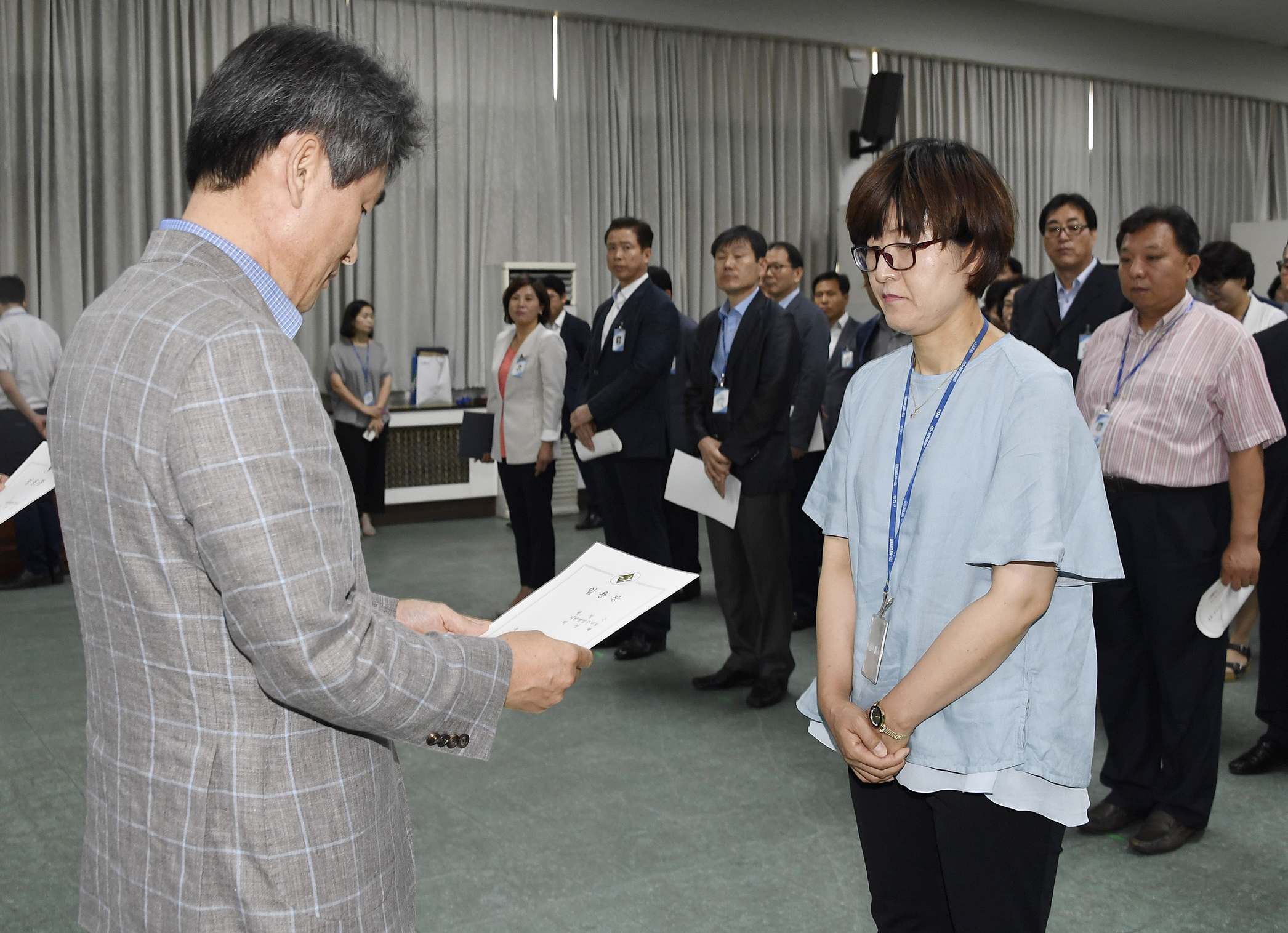 20170629-2017년 하반기 정기인사발령 발령장 수여 158114.jpg