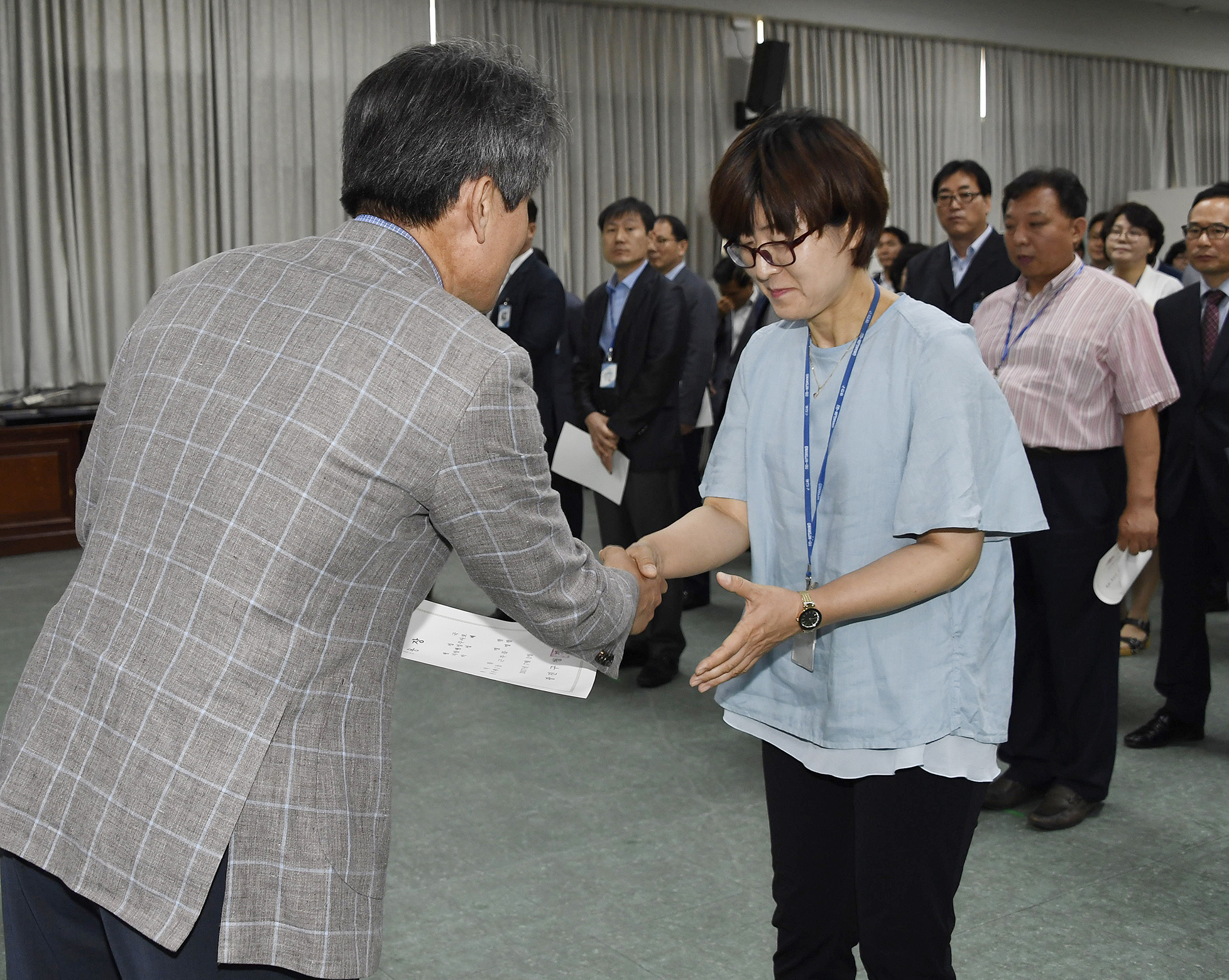 20170629-2017년 하반기 정기인사발령 발령장 수여 158115.jpg