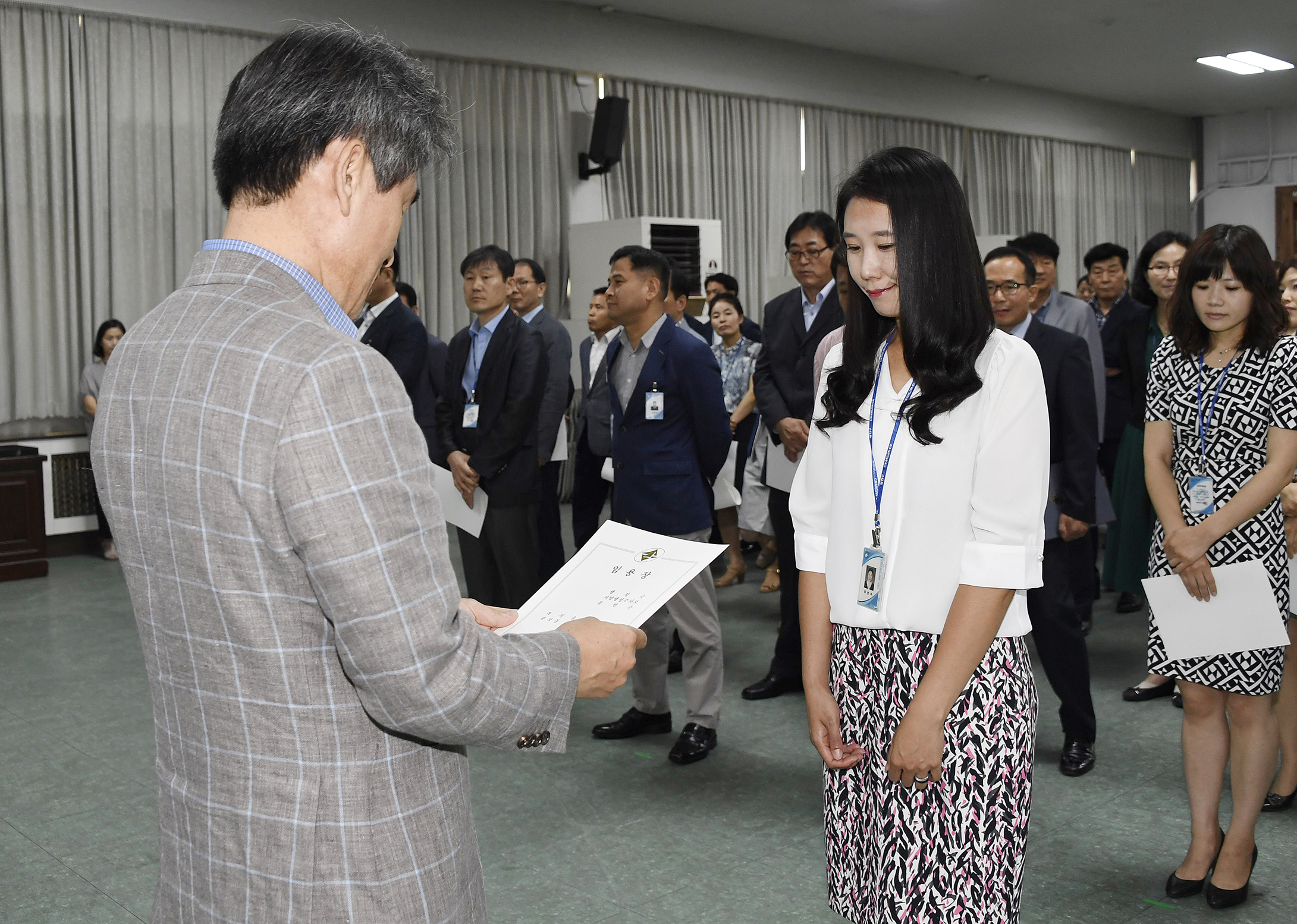 20170629-2017년 하반기 정기인사발령 발령장 수여 158125.jpg