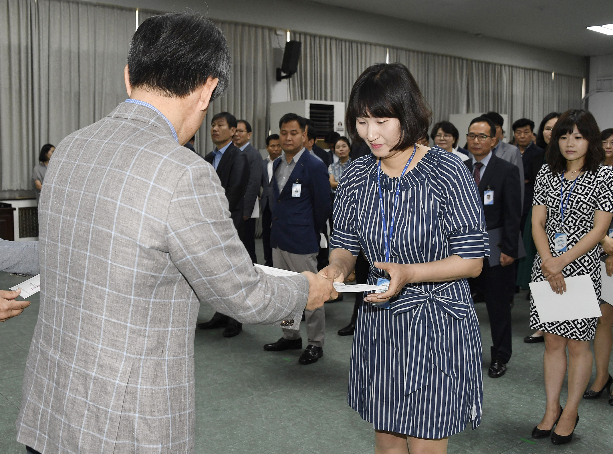 20170629-2017년 하반기 정기인사발령 발령장 수여 158129.jpg