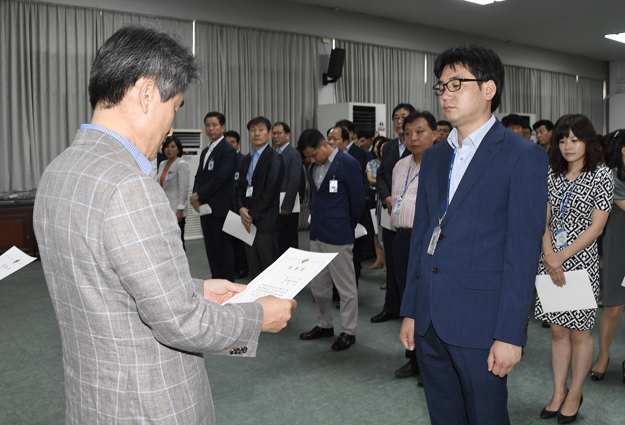 20170629-2017년 하반기 정기인사발령 발령장 수여 158134.jpg