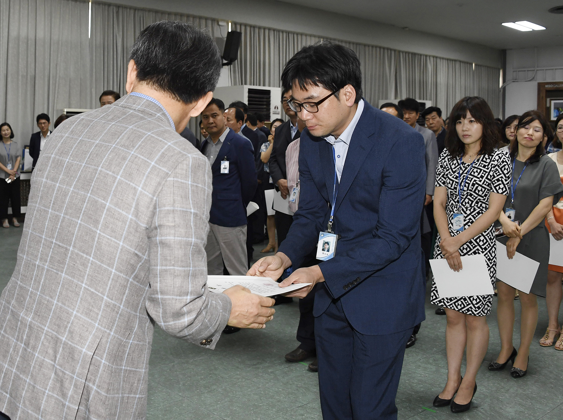 20170629-2017년 하반기 정기인사발령 발령장 수여 158135.jpg