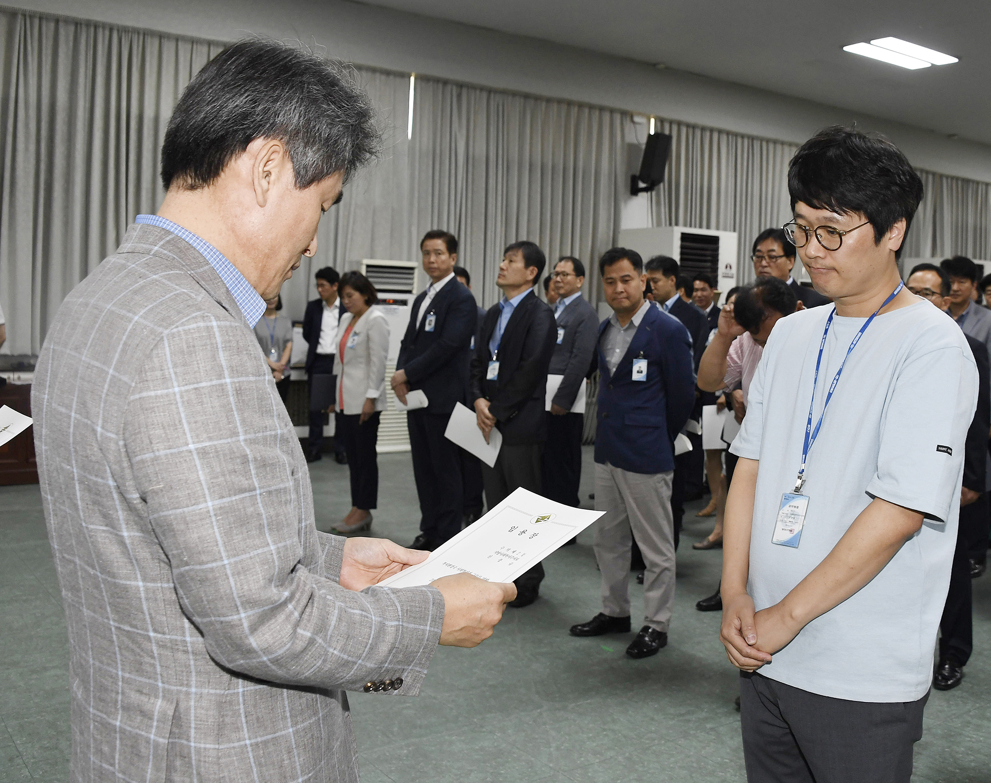 20170629-2017년 하반기 정기인사발령 발령장 수여 158136.jpg