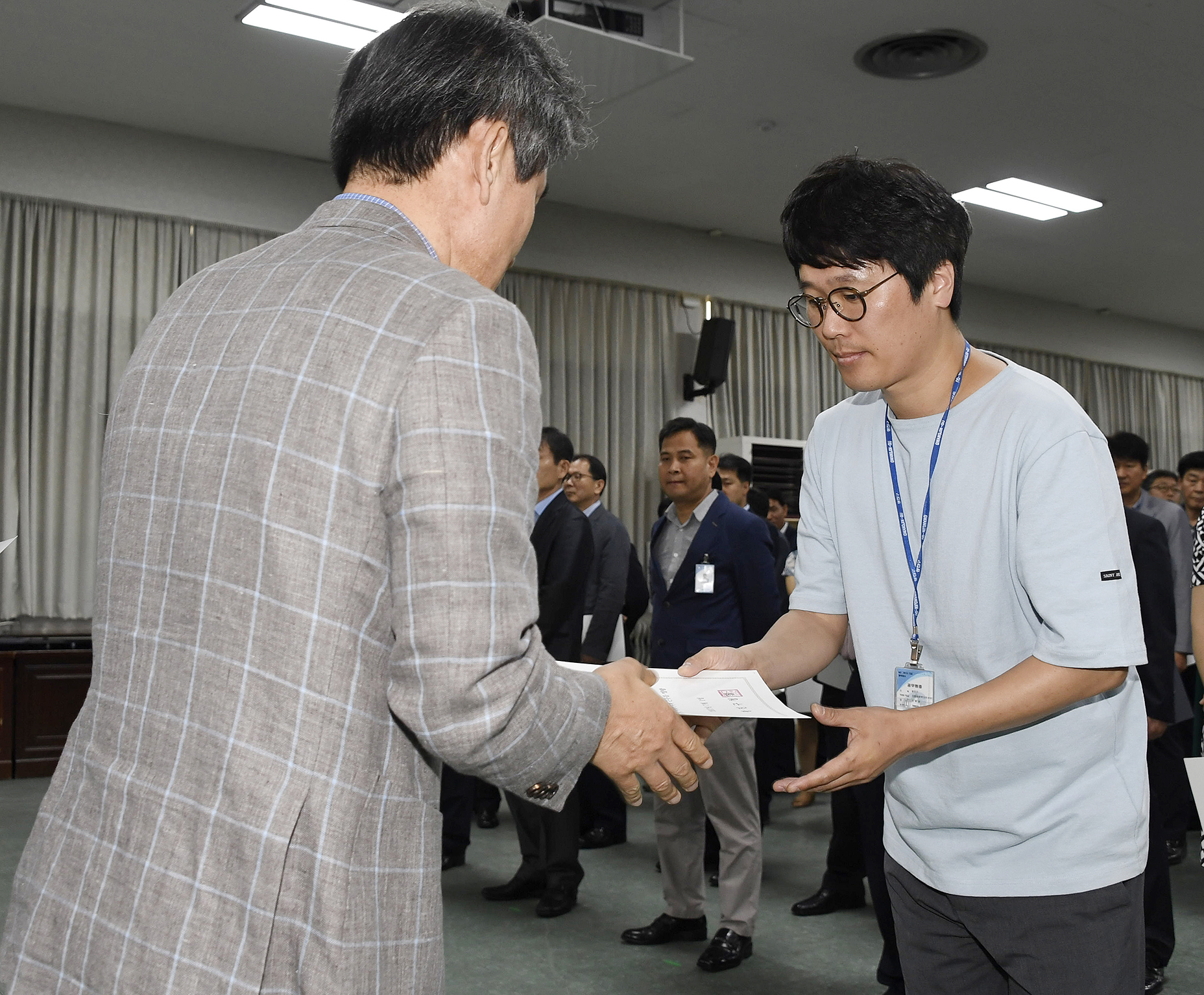 20170629-2017년 하반기 정기인사발령 발령장 수여 158137.jpg