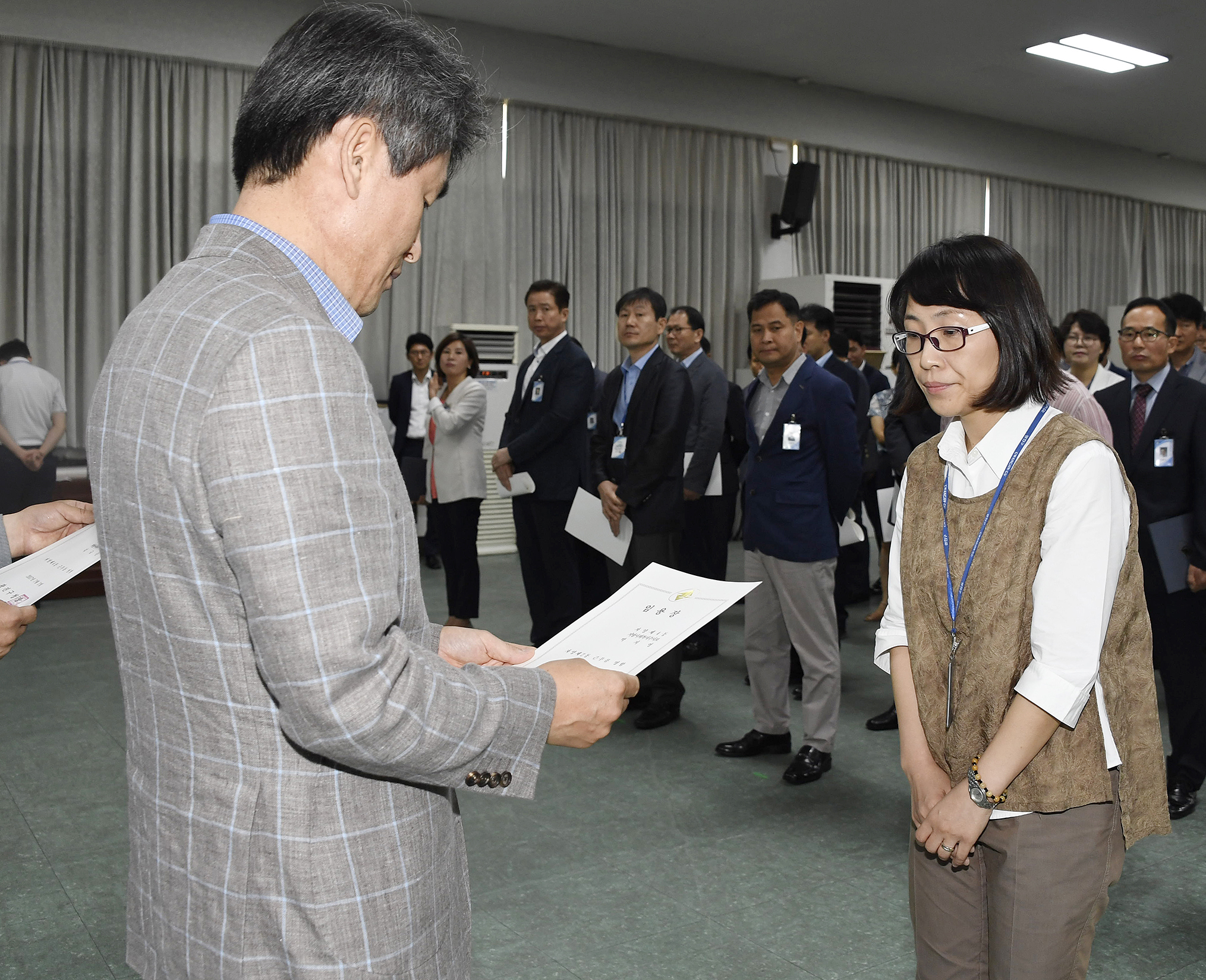 20170629-2017년 하반기 정기인사발령 발령장 수여 158138.jpg