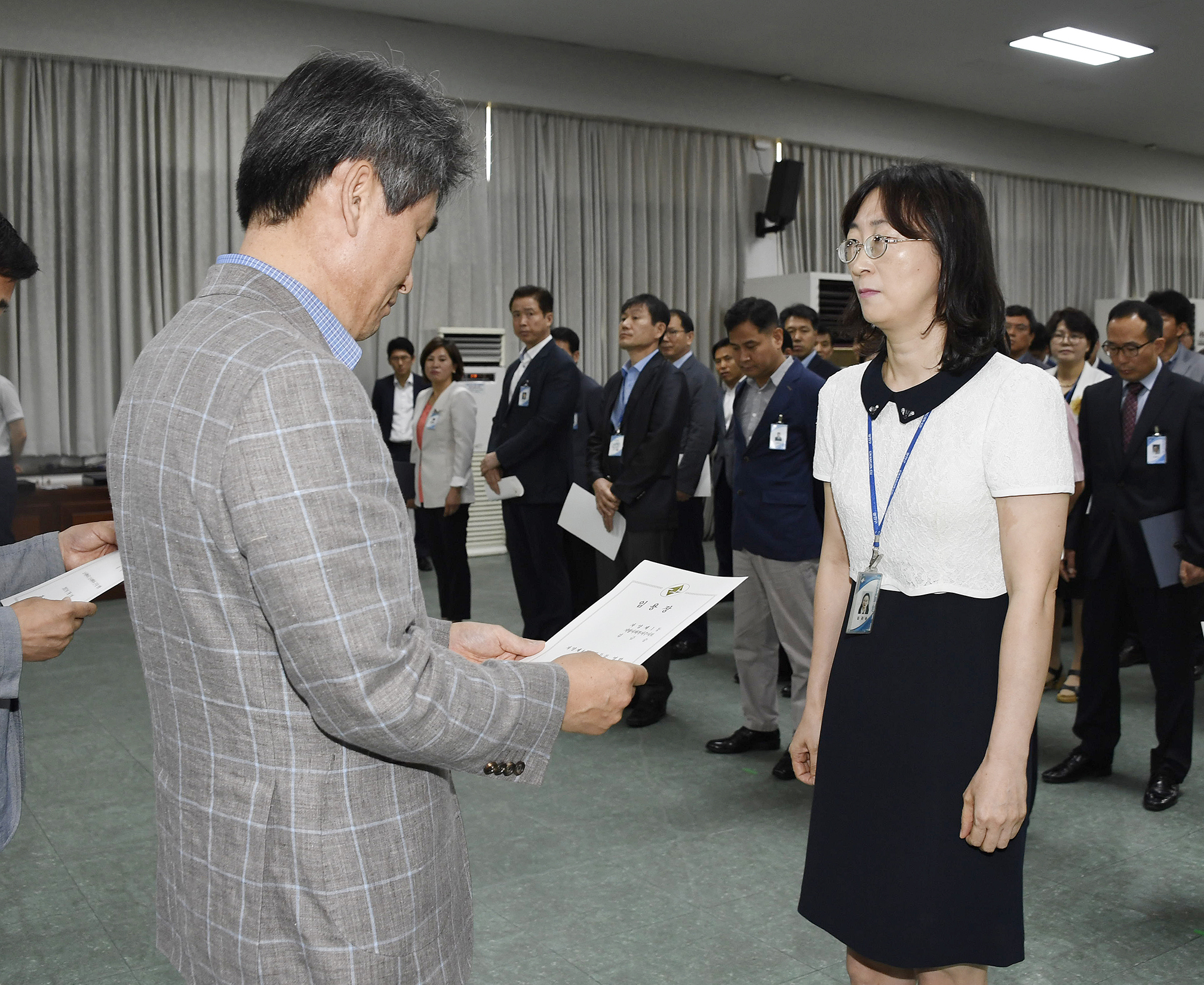 20170629-2017년 하반기 정기인사발령 발령장 수여 158140.jpg