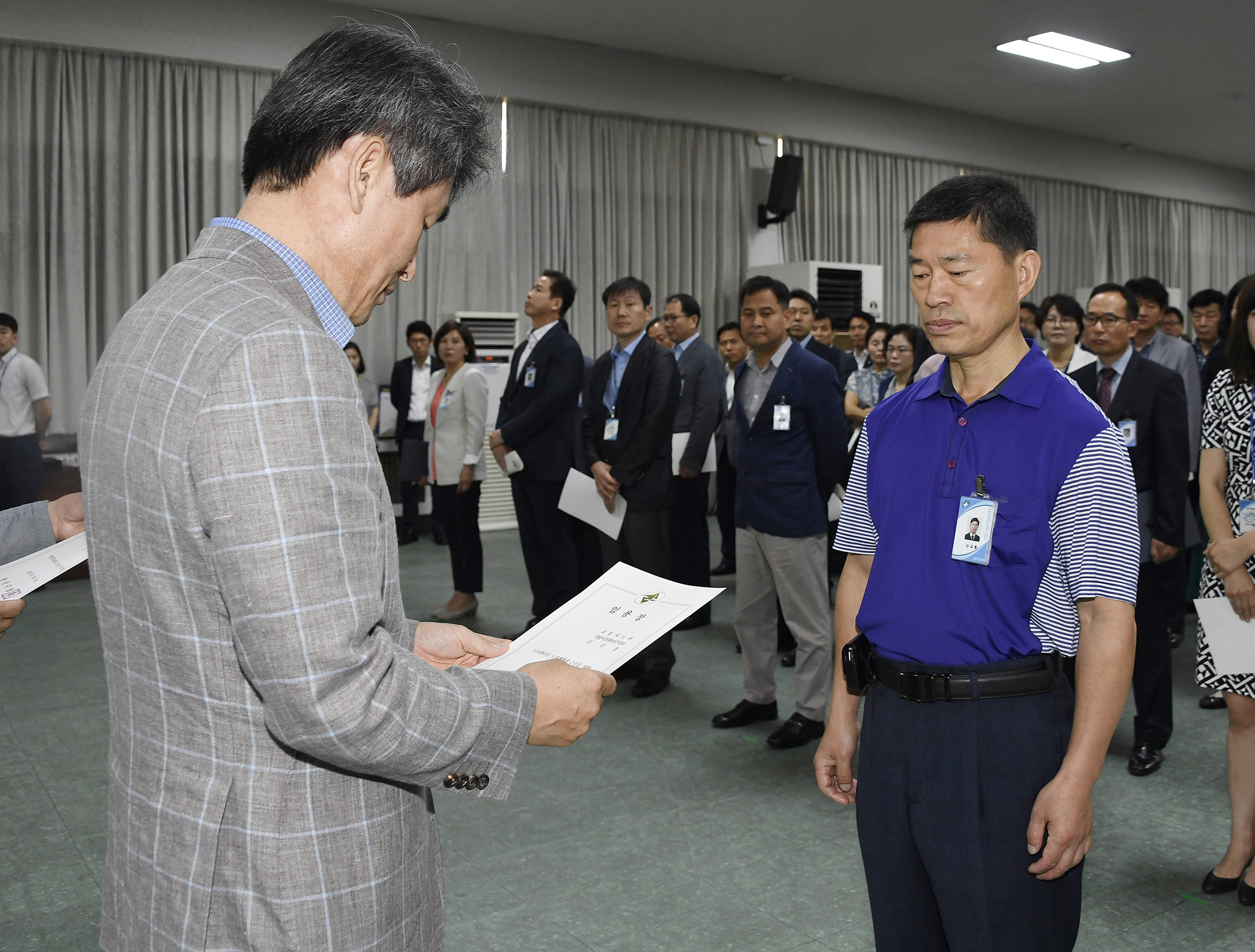 20170629-2017년 하반기 정기인사발령 발령장 수여 158141.jpg