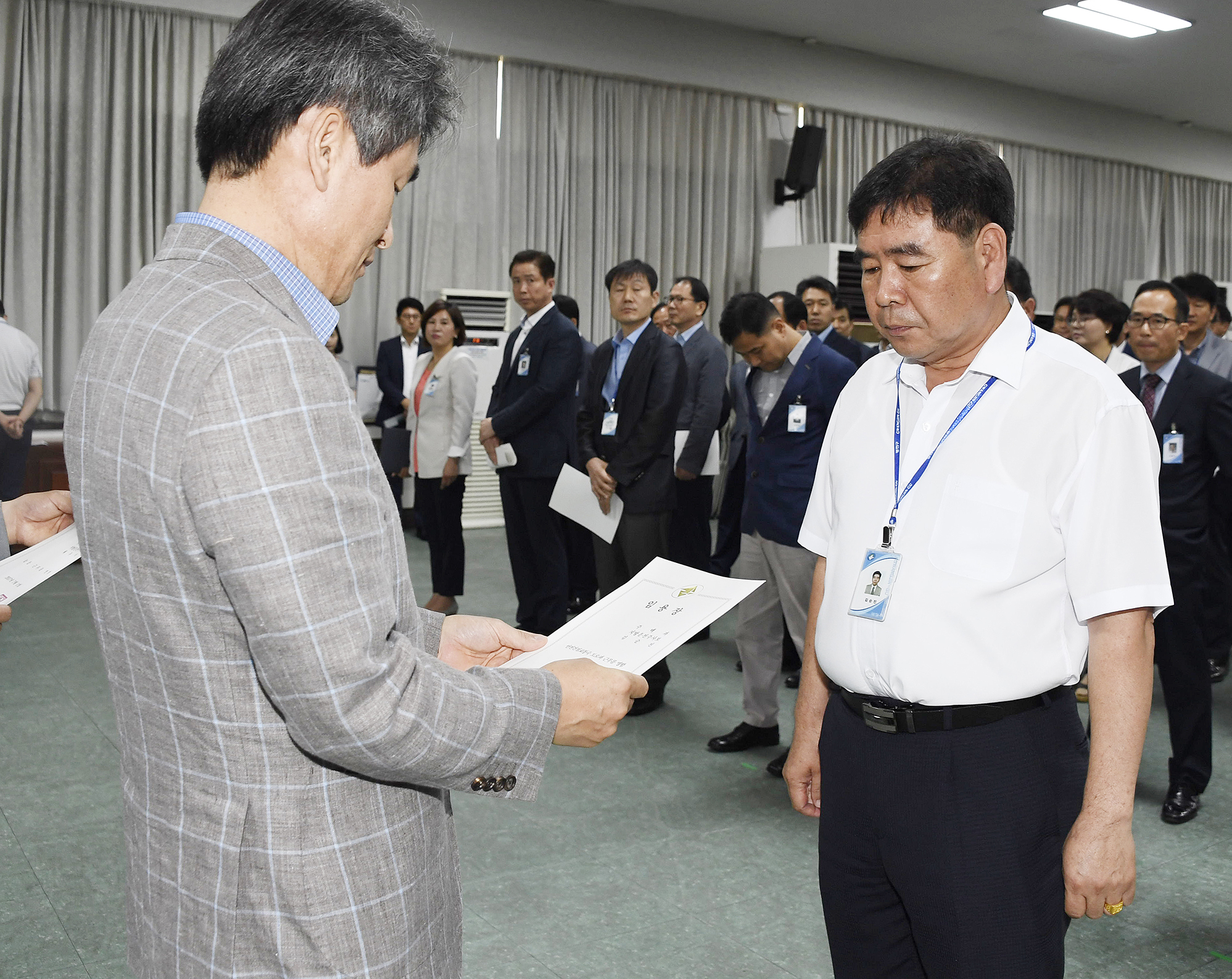 20170629-2017년 하반기 정기인사발령 발령장 수여 158143.jpg