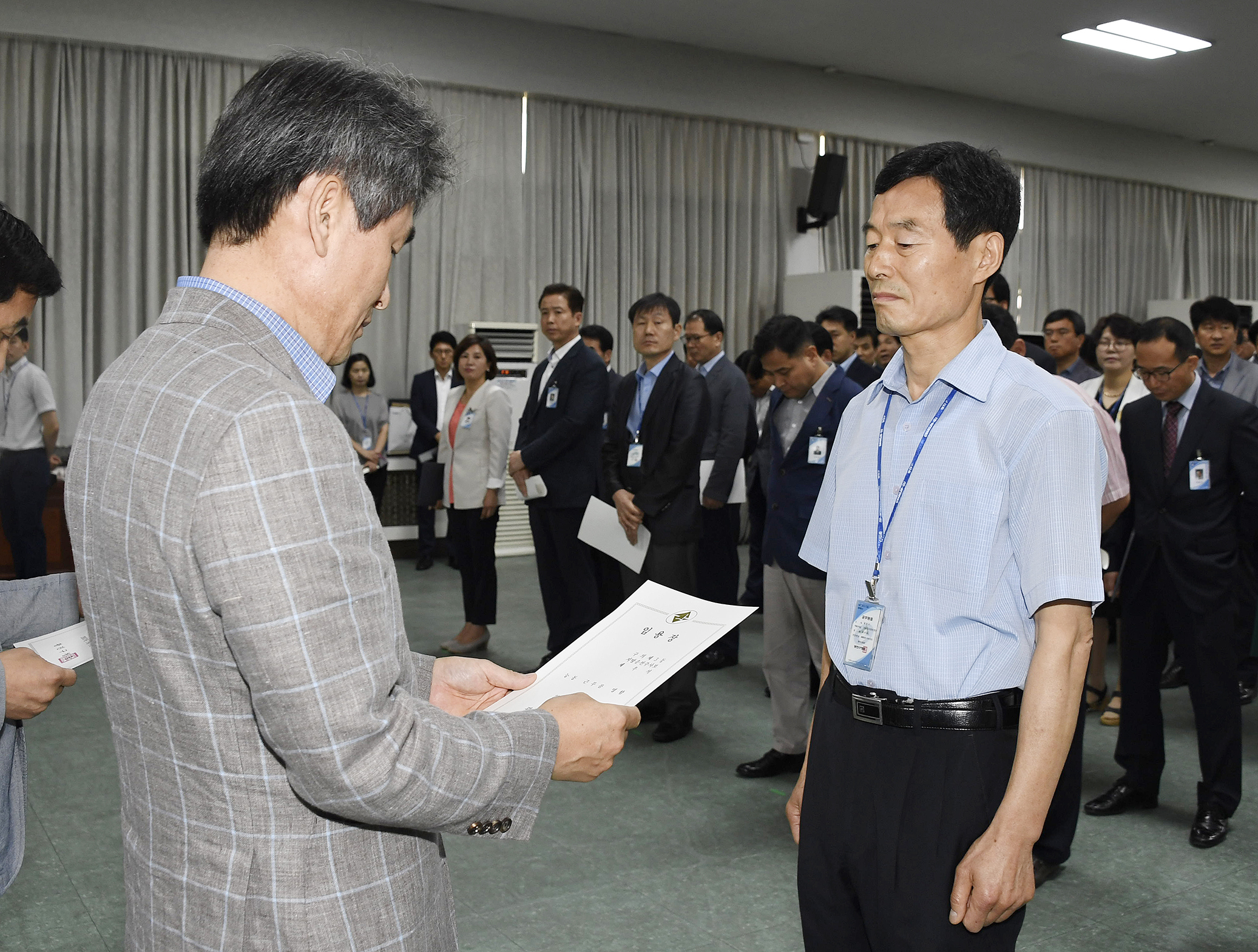 20170629-2017년 하반기 정기인사발령 발령장 수여 158145.jpg