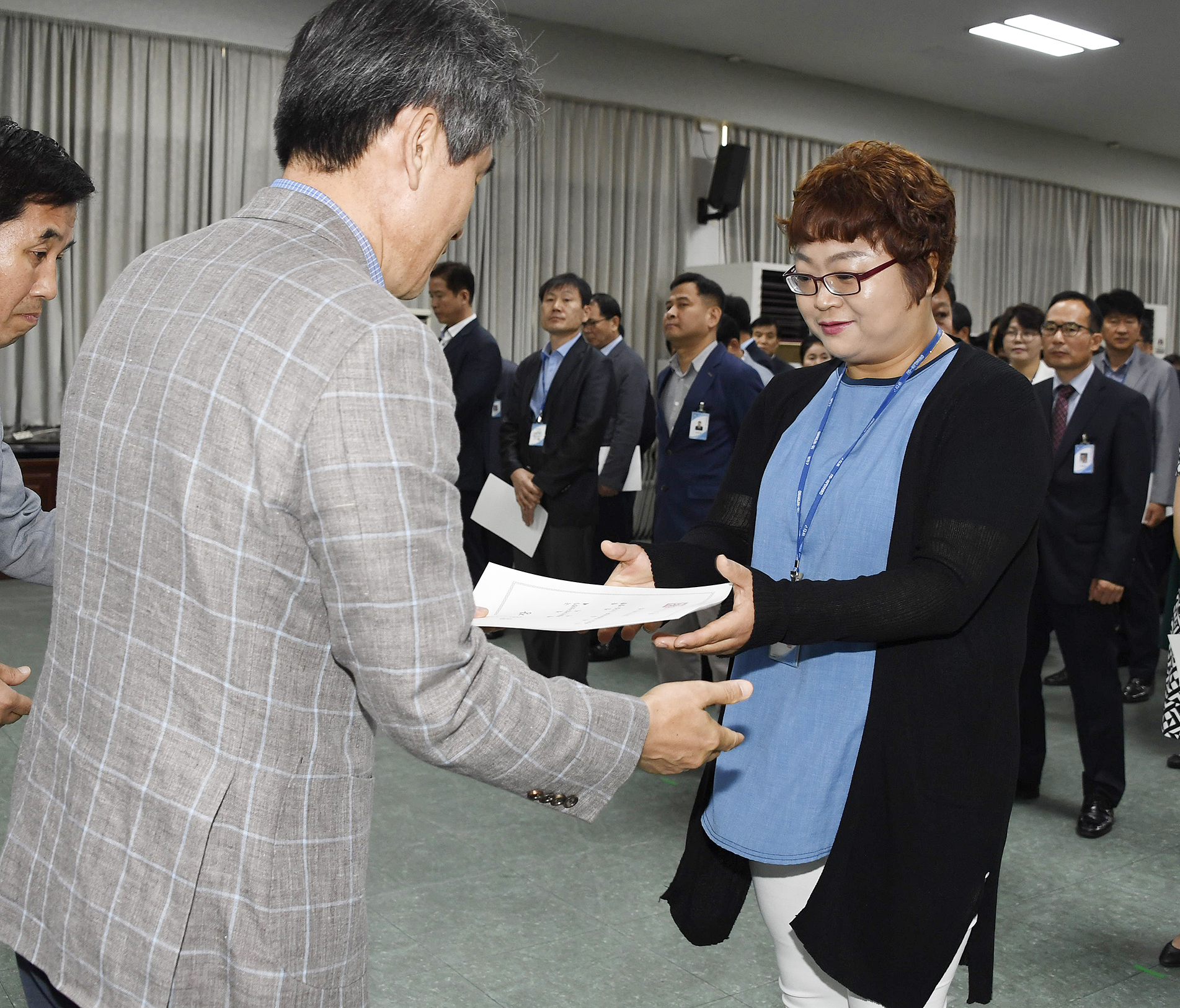 20170629-2017년 하반기 정기인사발령 발령장 수여 158148.jpg