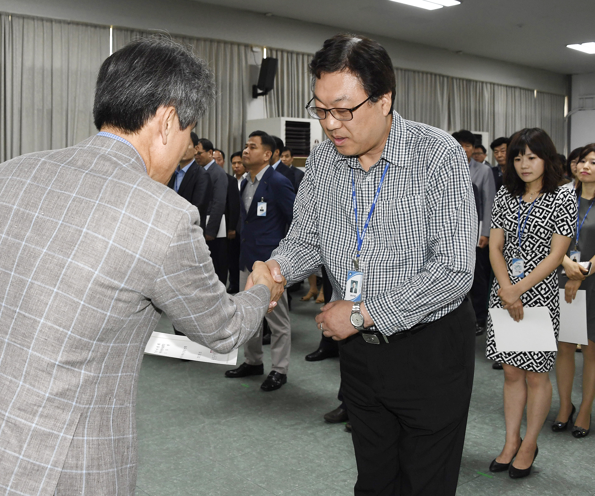 20170629-2017년 하반기 정기인사발령 발령장 수여 158150.jpg