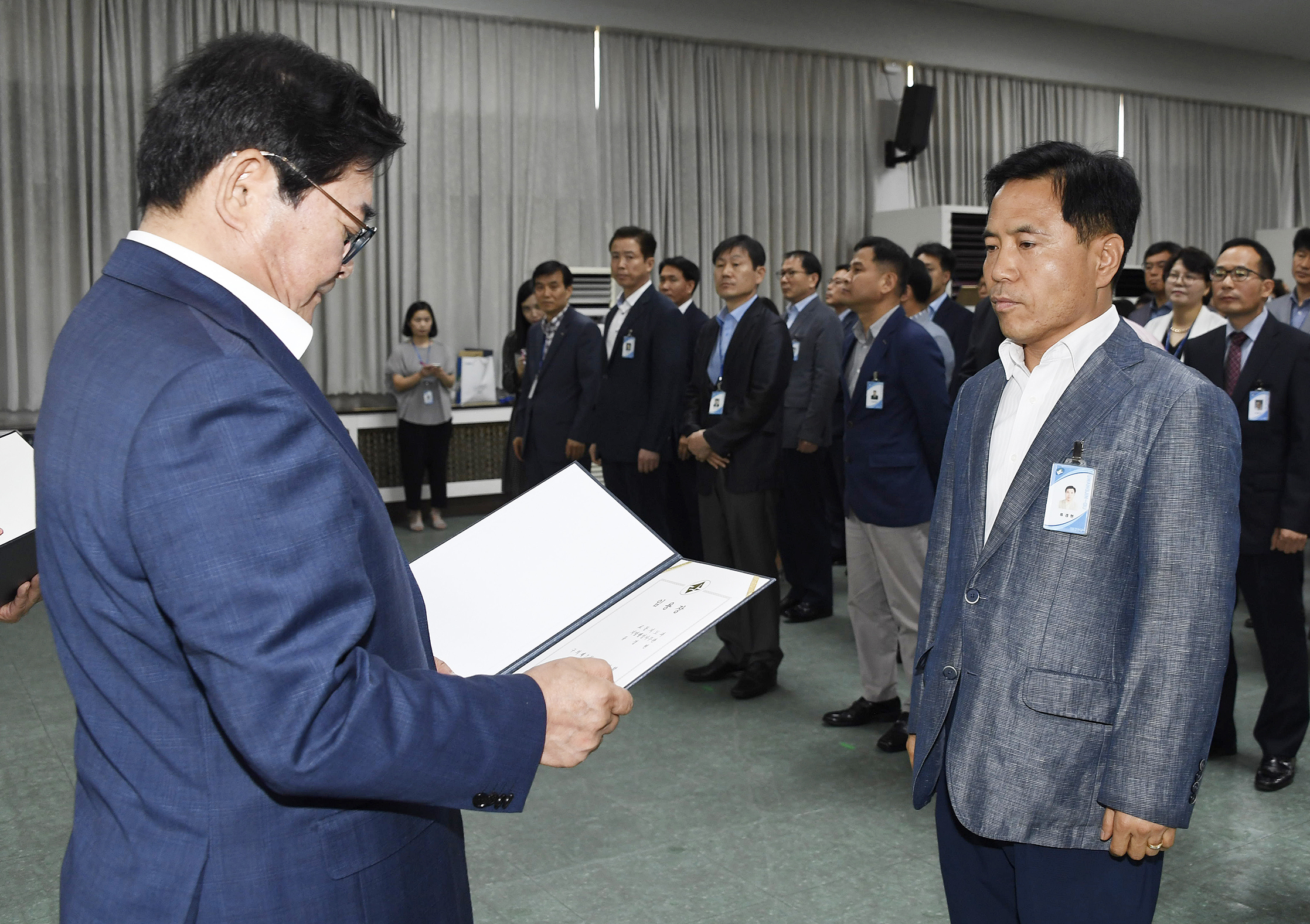 20170629-2017년 하반기 정기인사발령 발령장 수여 157895.jpg