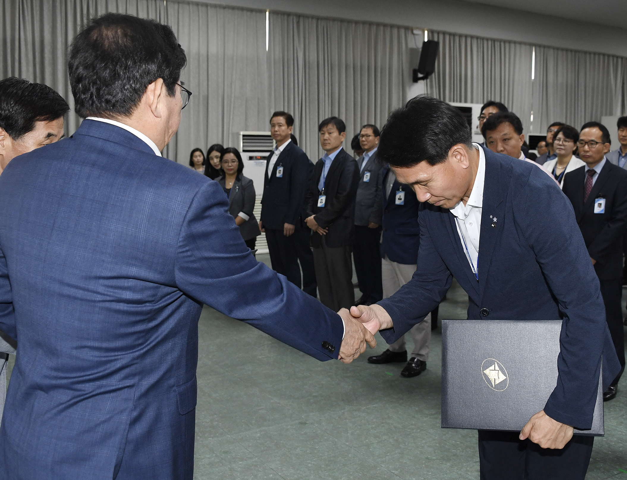 20170629-2017년 하반기 정기인사발령 발령장 수여 157903.jpg