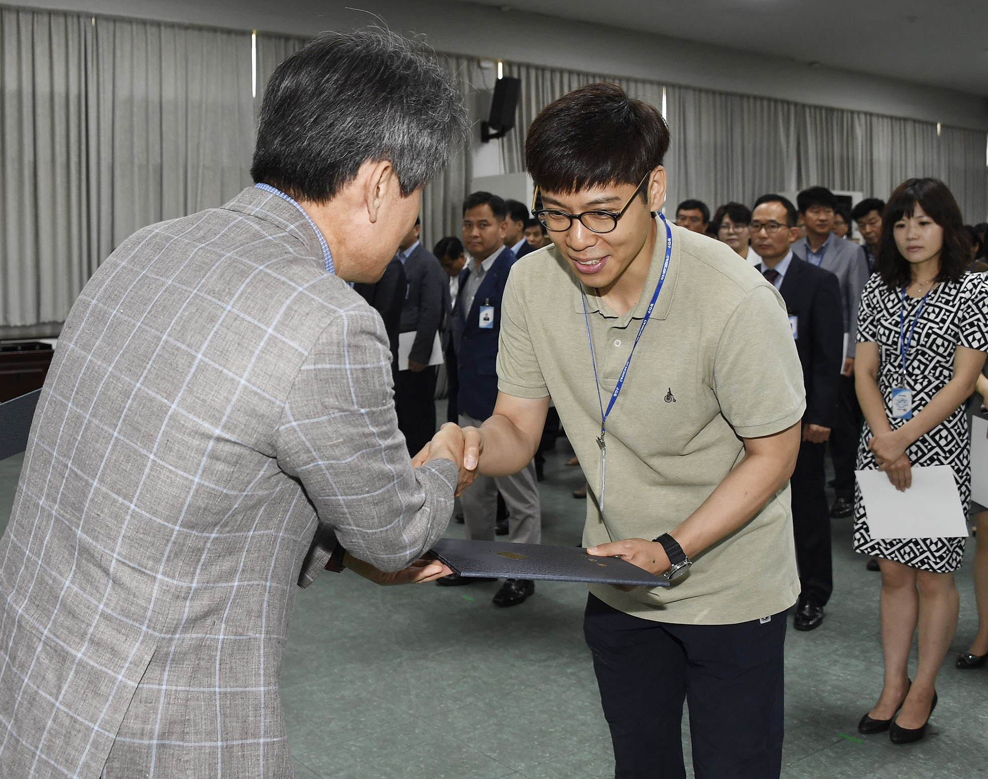 20170629-2017년 하반기 정기인사발령 발령장 수여 158160.jpg