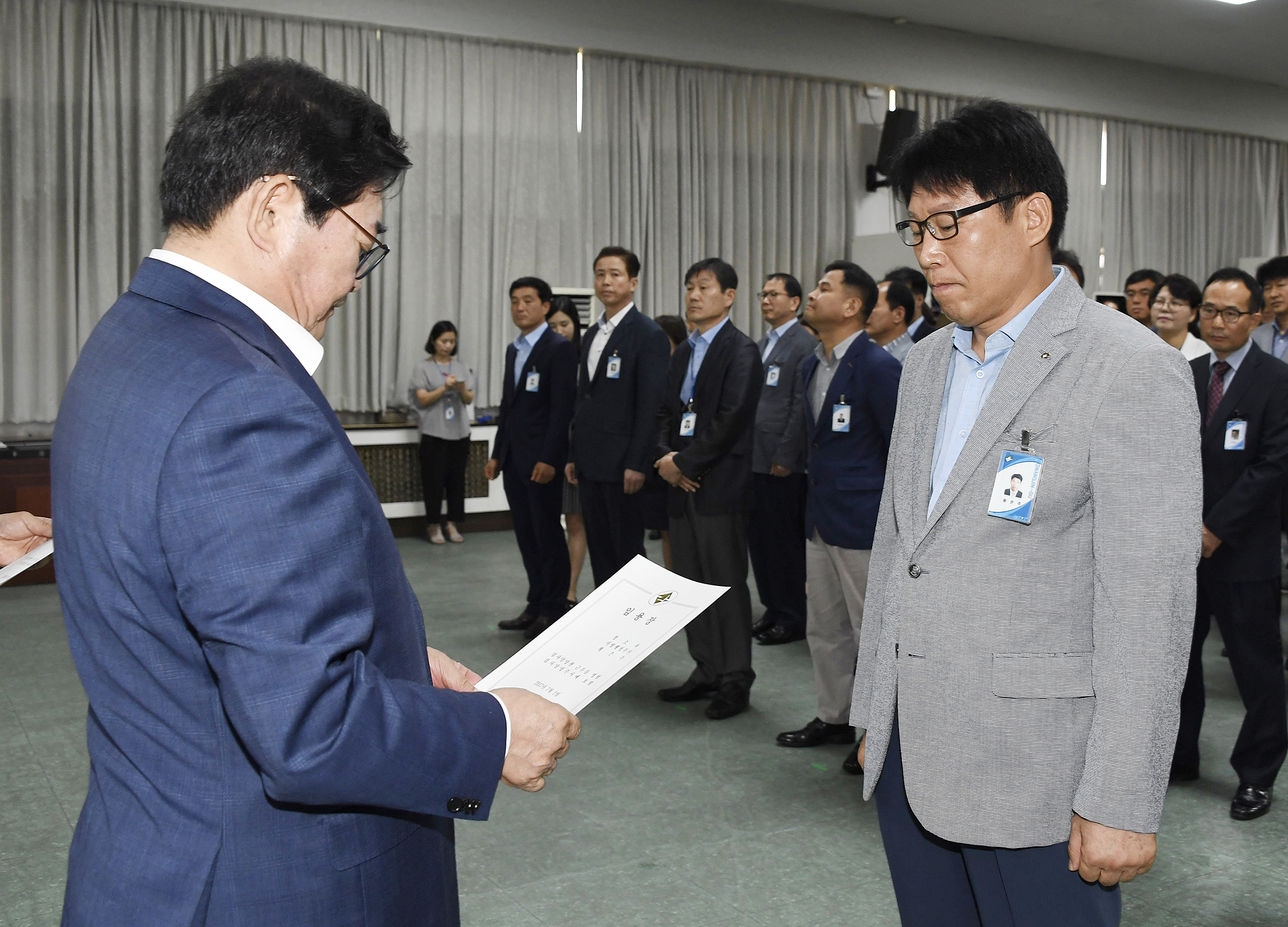 20170629-2017년 하반기 정기인사발령 발령장 수여 157910.jpg